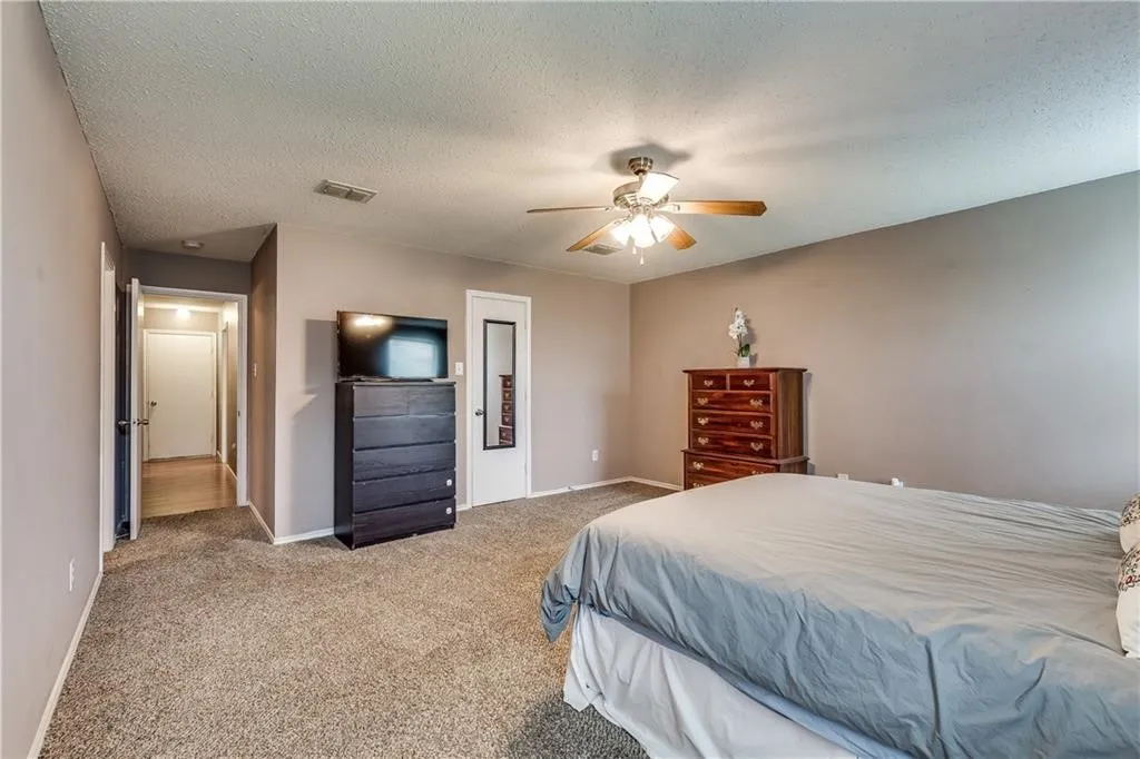 Single Family Residence For Sale in Denton County , 1608 Rialto Way, Fort Worth, Texas 76247, 3 Bedroom, 2 Bathroom, 2 Garage spaces, 1,647 Sqft, built in 2005, mls#21335444, Real Estate Agent in Fort Worth, Homes For Sale in Denton county, Homes For Sale in Fort Worth, Realtor in Fort Worth Texas, Real Estate Brokerage Independent Realty Texas, Luminita Cordes Realtor