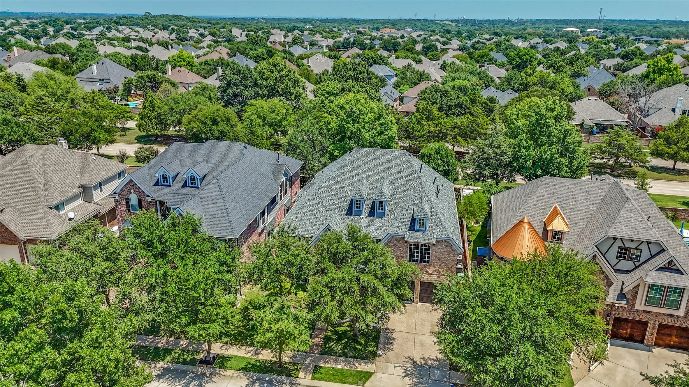 Single Family Residence For Sale in Denton County , 8704 Wyatt Circle, Argyle, Texas 76226, 5 Bedroom, 4 Bathroom, 3 Garage spaces, 4,376 Sqft, built in 2008, mls#21341181, Real Estate Agent in Argyle, Homes For Sale in Denton county, Homes For Sale in Argyle, Realtor in Argyle Texas, Real Estate Brokerage Independent Realty Texas, Luminita Cordes Realtor