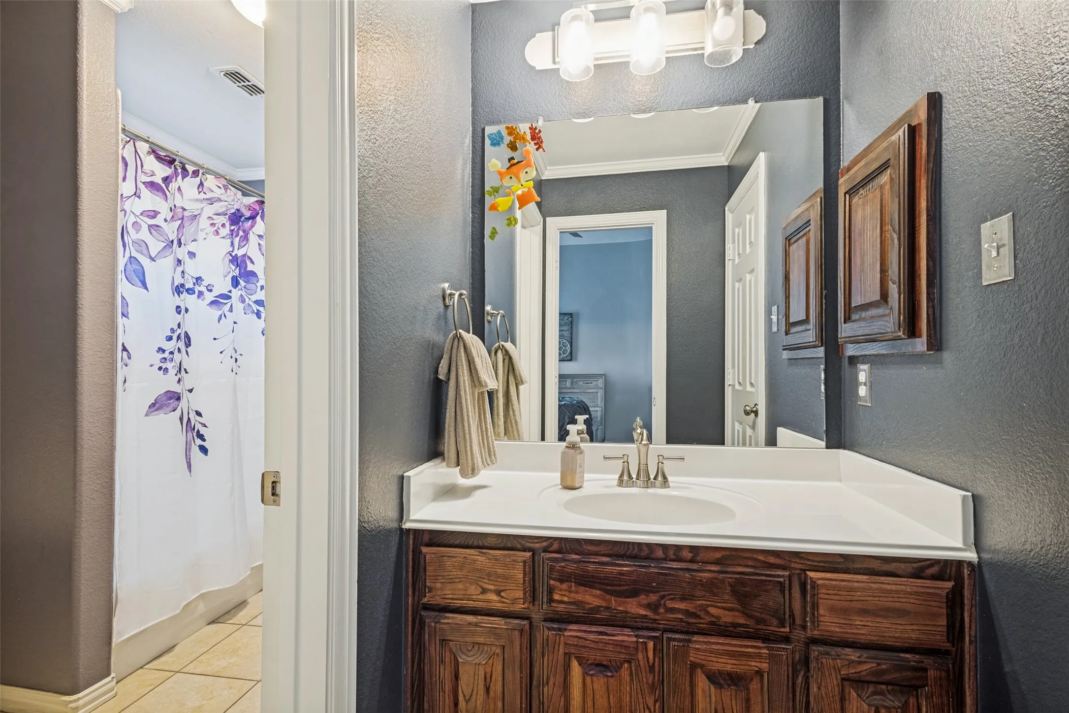 Sink area of secondary bathroom - upstairs