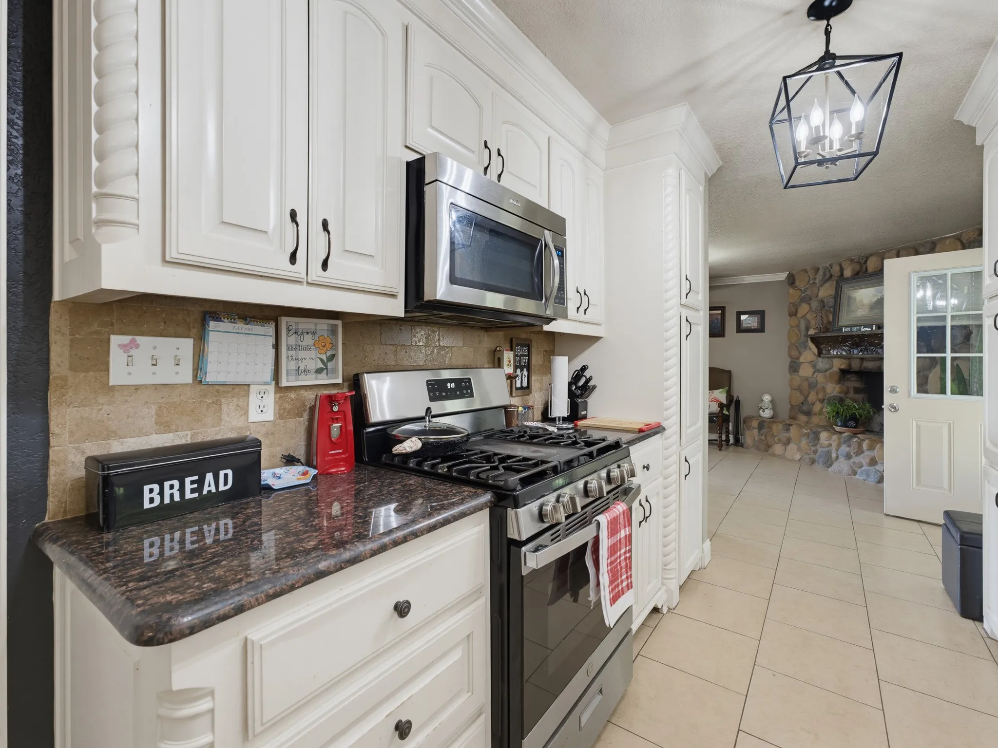 Single Family Residence For Sale in Montague County , 702 Preston Street, Bowie, Texas 76230, 3 Bedroom, 2 Bathroom, 2 Garage spaces, 1,676 Sqft, built in 1975, mls#21340412, Real Estate Agent in Bowie, Homes For Sale in Montague county, Homes For Sale in Bowie, Realtor in Bowie Texas, Real Estate Brokerage Independent Realty Texas, Luminita Cordes Realtor