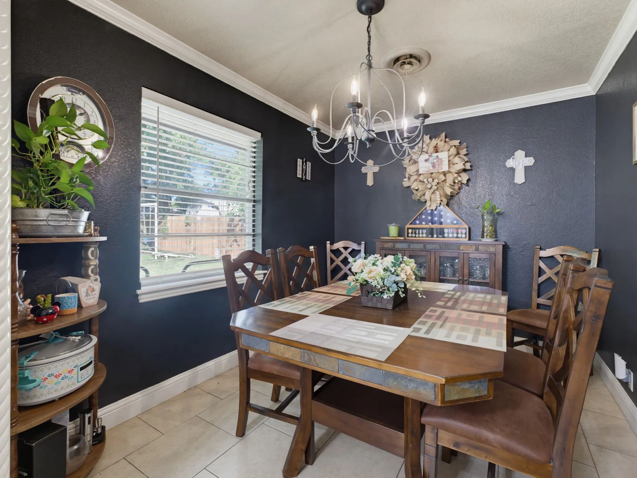 Single Family Residence For Sale in Montague County , 702 Preston Street, Bowie, Texas 76230, 3 Bedroom, 2 Bathroom, 2 Garage spaces, 1,676 Sqft, built in 1975, mls#21340412, Real Estate Agent in Bowie, Homes For Sale in Montague county, Homes For Sale in Bowie, Realtor in Bowie Texas, Real Estate Brokerage Independent Realty Texas, Luminita Cordes Realtor