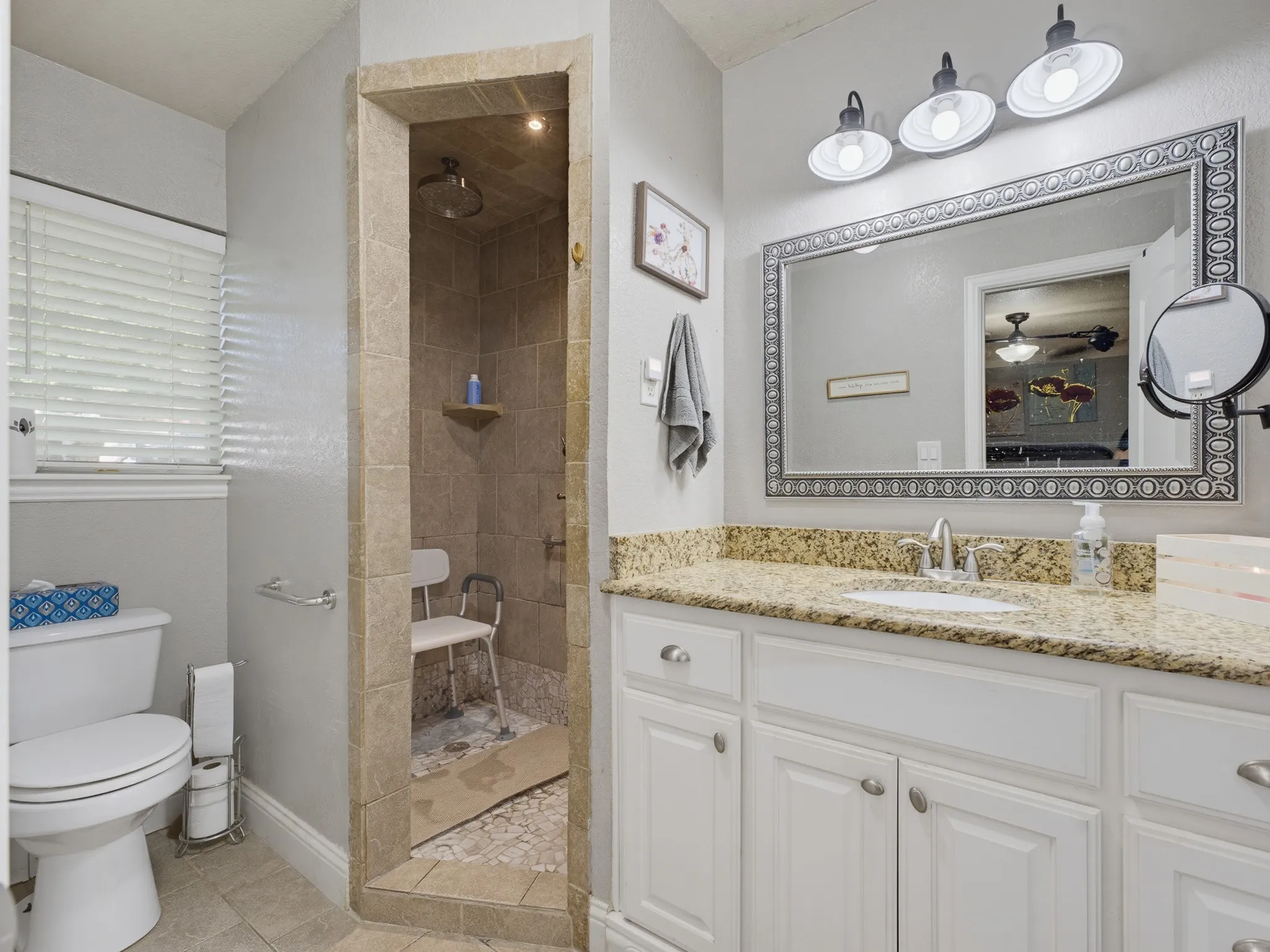 Single Family Residence For Sale in Montague County , 702 Preston Street, Bowie, Texas 76230, 3 Bedroom, 2 Bathroom, 2 Garage spaces, 1,676 Sqft, built in 1975, mls#21340412, Real Estate Agent in Bowie, Homes For Sale in Montague county, Homes For Sale in Bowie, Realtor in Bowie Texas, Real Estate Brokerage Independent Realty Texas, Luminita Cordes Realtor