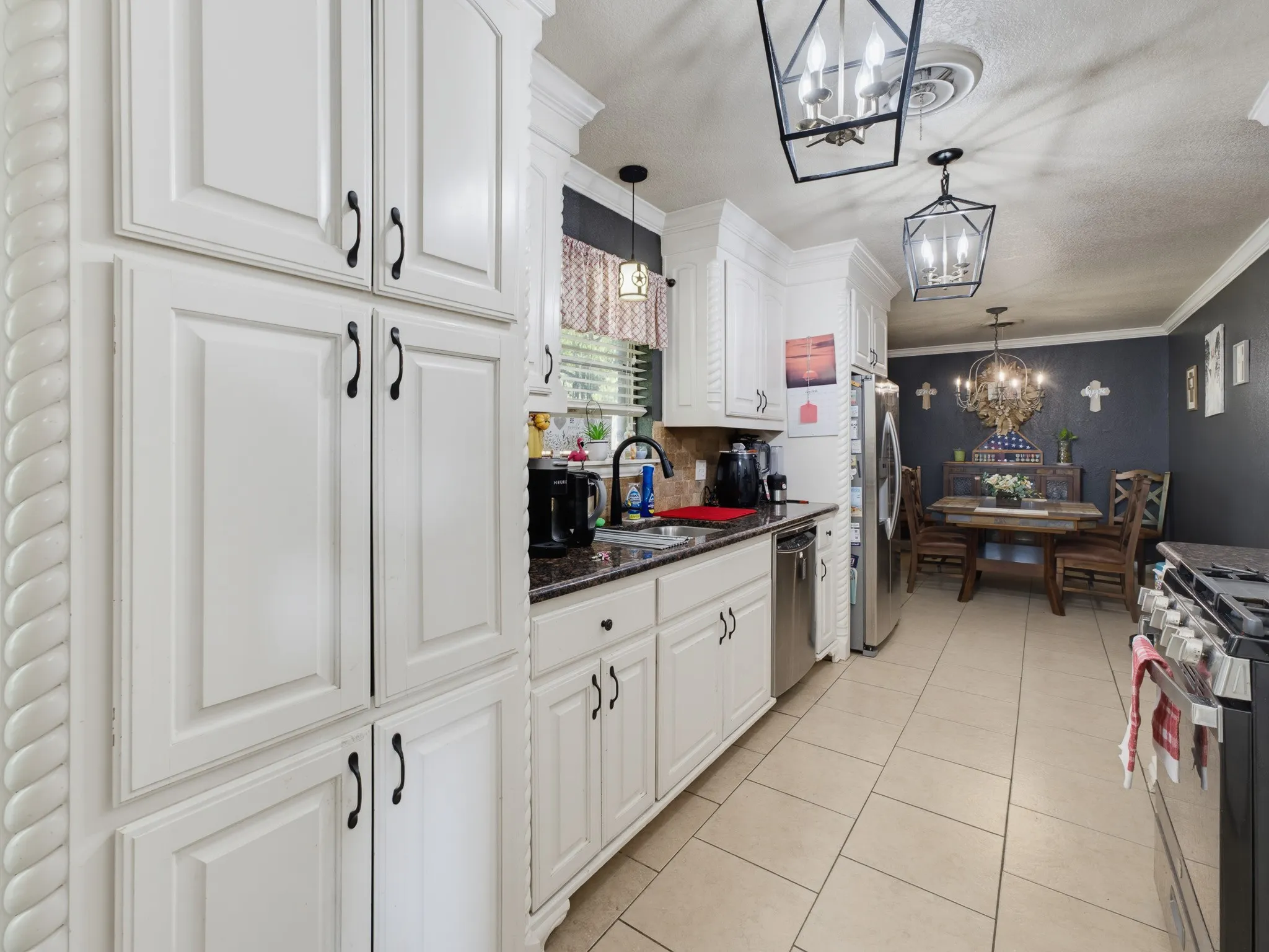 Single Family Residence For Sale in Montague County , 702 Preston Street, Bowie, Texas 76230, 3 Bedroom, 2 Bathroom, 2 Garage spaces, 1,676 Sqft, built in 1975, mls#21340412, Real Estate Agent in Bowie, Homes For Sale in Montague county, Homes For Sale in Bowie, Realtor in Bowie Texas, Real Estate Brokerage Independent Realty Texas, Luminita Cordes Realtor