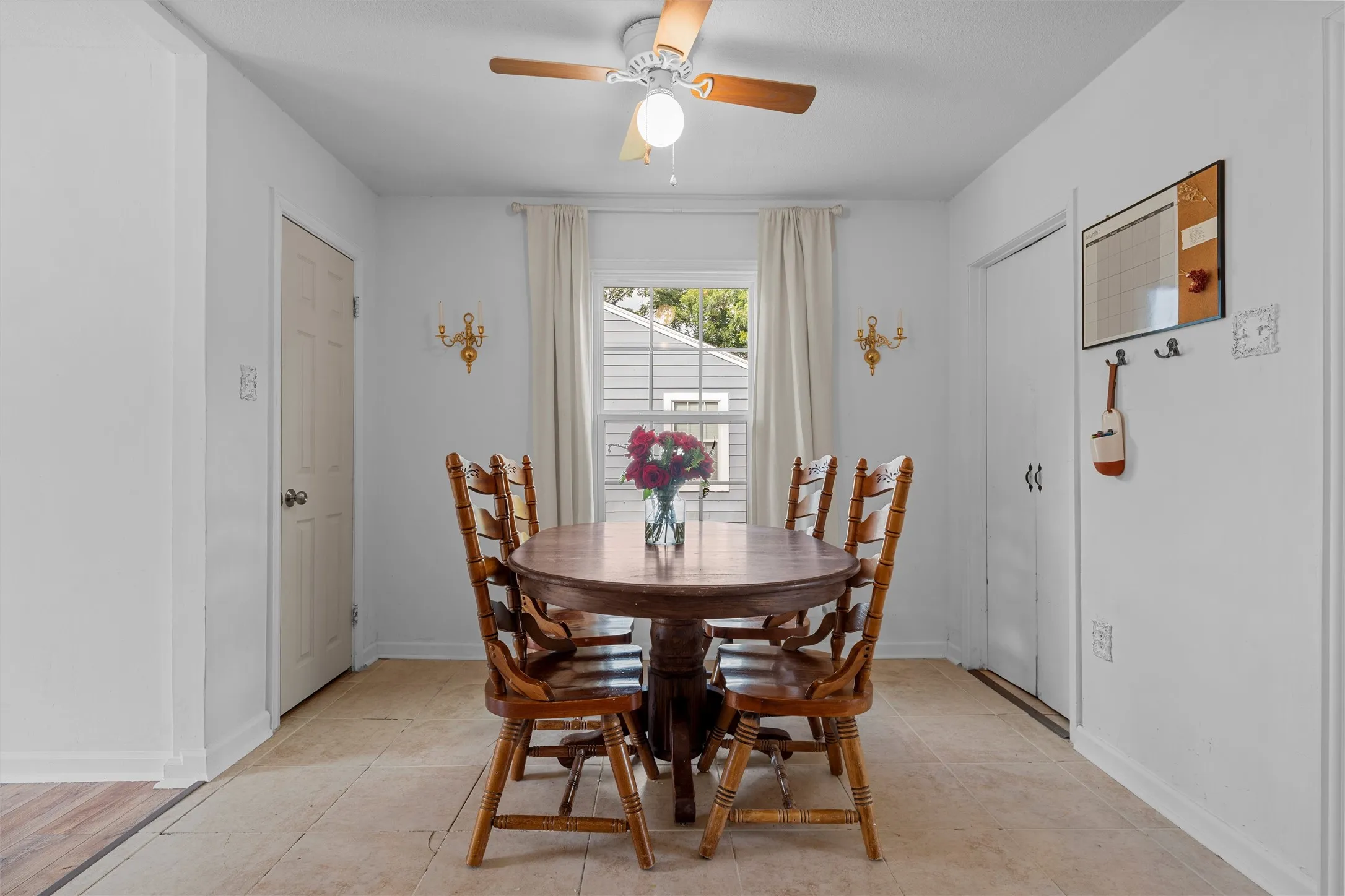 Single Family Residence For Sale in Mc Lennan County , 3600 Cumberland Avenue, Waco, Texas 76707, 3 Bedroom, 1 Bathroom, Garage spaces, 1,032 Sqft, built in 1950, mls#21341290, Real Estate Agent in Waco, Homes For Sale in Mc Lennan county, Homes For Sale in Waco, Realtor in Waco Texas, Real Estate Brokerage Independent Realty Texas, Luminita Cordes Realtor