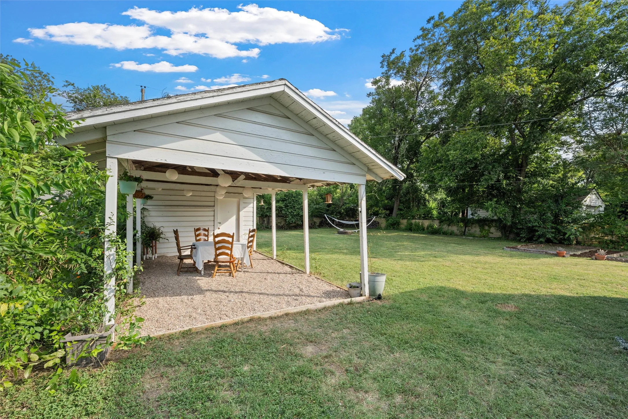 Single Family Residence For Sale in Mc Lennan County , 3600 Cumberland Avenue, Waco, Texas 76707, 3 Bedroom, 1 Bathroom, Garage spaces, 1,032 Sqft, built in 1950, mls#21341290, Real Estate Agent in Waco, Homes For Sale in Mc Lennan county, Homes For Sale in Waco, Realtor in Waco Texas, Real Estate Brokerage Independent Realty Texas, Luminita Cordes Realtor