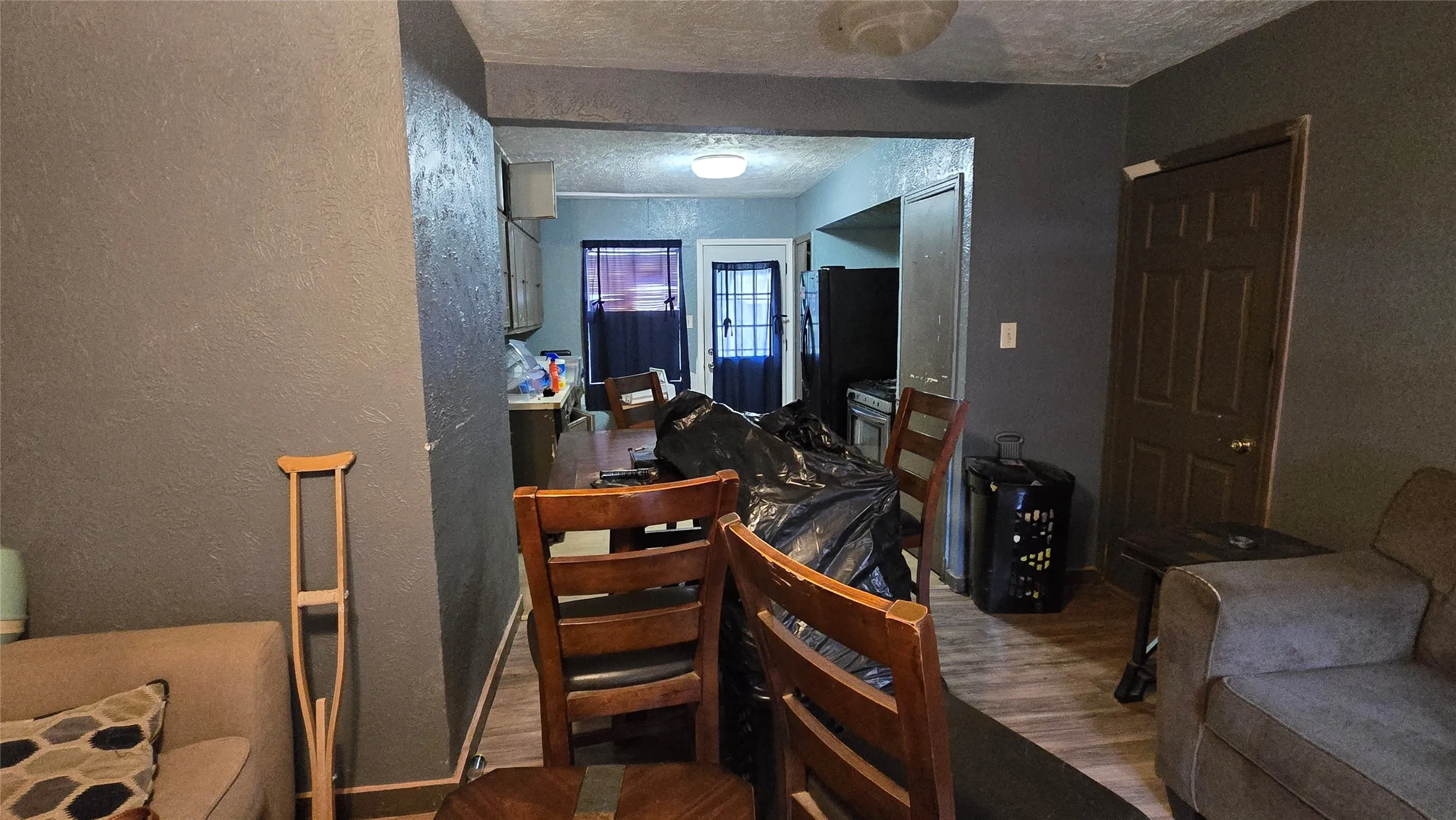 Single Family Residence For Sale in Dallas County , 3107 S Ewing Avenue, Dallas, Texas 75216, 2 Bedroom, 1 Bathroom, 1 Garage spaces, 822 Sqft, built in 1948, mls#21341299, Real Estate Agent in Dallas, Homes For Sale in Dallas county, Homes For Sale in Dallas, Realtor in Dallas Texas, Real Estate Brokerage Independent Realty Texas, Luminita Cordes Realtor