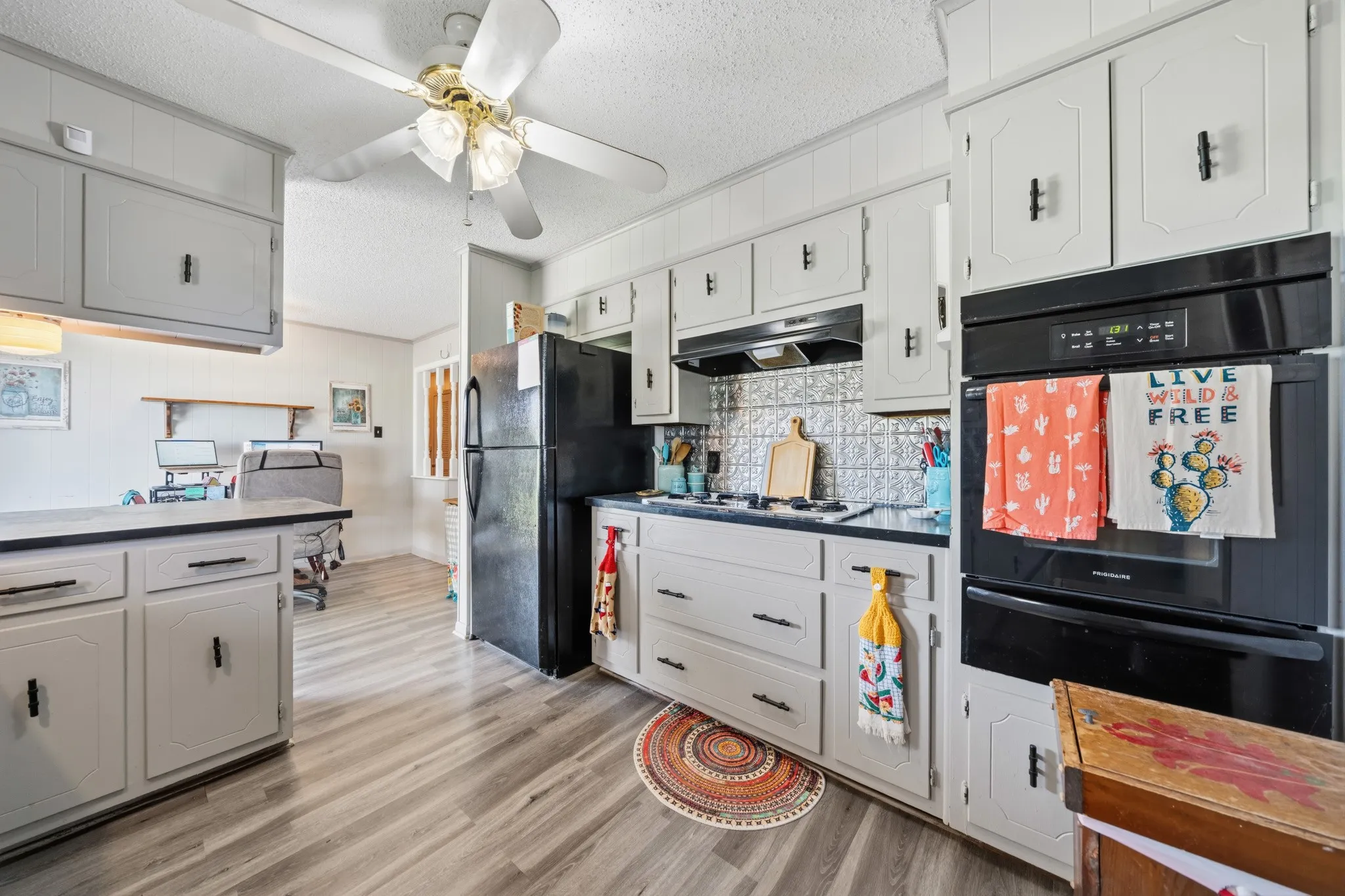 Single Family Residence For Sale in Falls County , 188 County Road 345, Rosebud, Texas 76570, 3 Bedroom, 2 Bathroom, 1 Garage spaces, 1,782 Sqft, built in 1977, Price $460,000, mls#21341289, Real Estate Agent in Rosebud, Homes For Sale in Falls county, Homes For Sale in Rosebud, Realtor in Rosebud Texas, Real Estate Brokerage Independent Realty Texas, Luminita Cordes Realtor