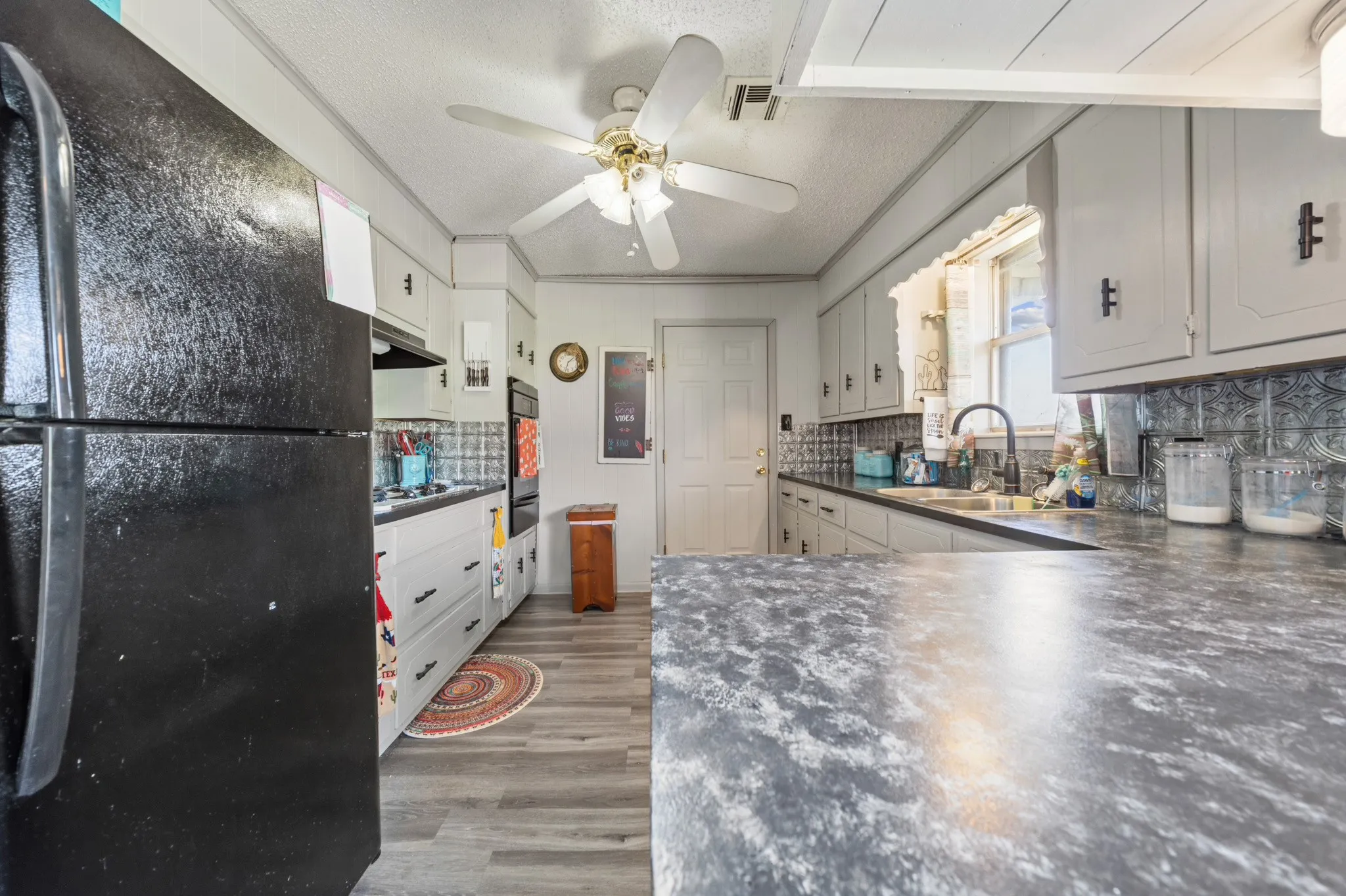 Single Family Residence For Sale in Falls County , 188 County Road 345, Rosebud, Texas 76570, 3 Bedroom, 2 Bathroom, 1 Garage spaces, 1,782 Sqft, built in 1977, Price $460,000, mls#21341289, Real Estate Agent in Rosebud, Homes For Sale in Falls county, Homes For Sale in Rosebud, Realtor in Rosebud Texas, Real Estate Brokerage Independent Realty Texas, Luminita Cordes Realtor