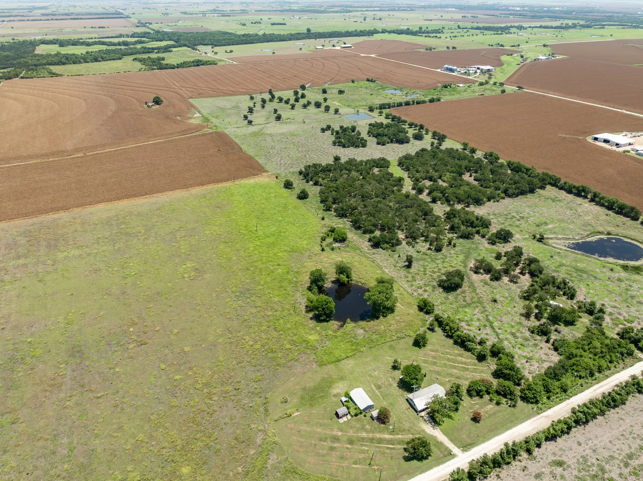 Single Family Residence For Sale in Falls County , 188 County Road 345, Rosebud, Texas 76570, 3 Bedroom, 2 Bathroom, 1 Garage spaces, 1,782 Sqft, built in 1977, Price $460,000, mls#21341289, Real Estate Agent in Rosebud, Homes For Sale in Falls county, Homes For Sale in Rosebud, Realtor in Rosebud Texas, Real Estate Brokerage Independent Realty Texas, Luminita Cordes Realtor