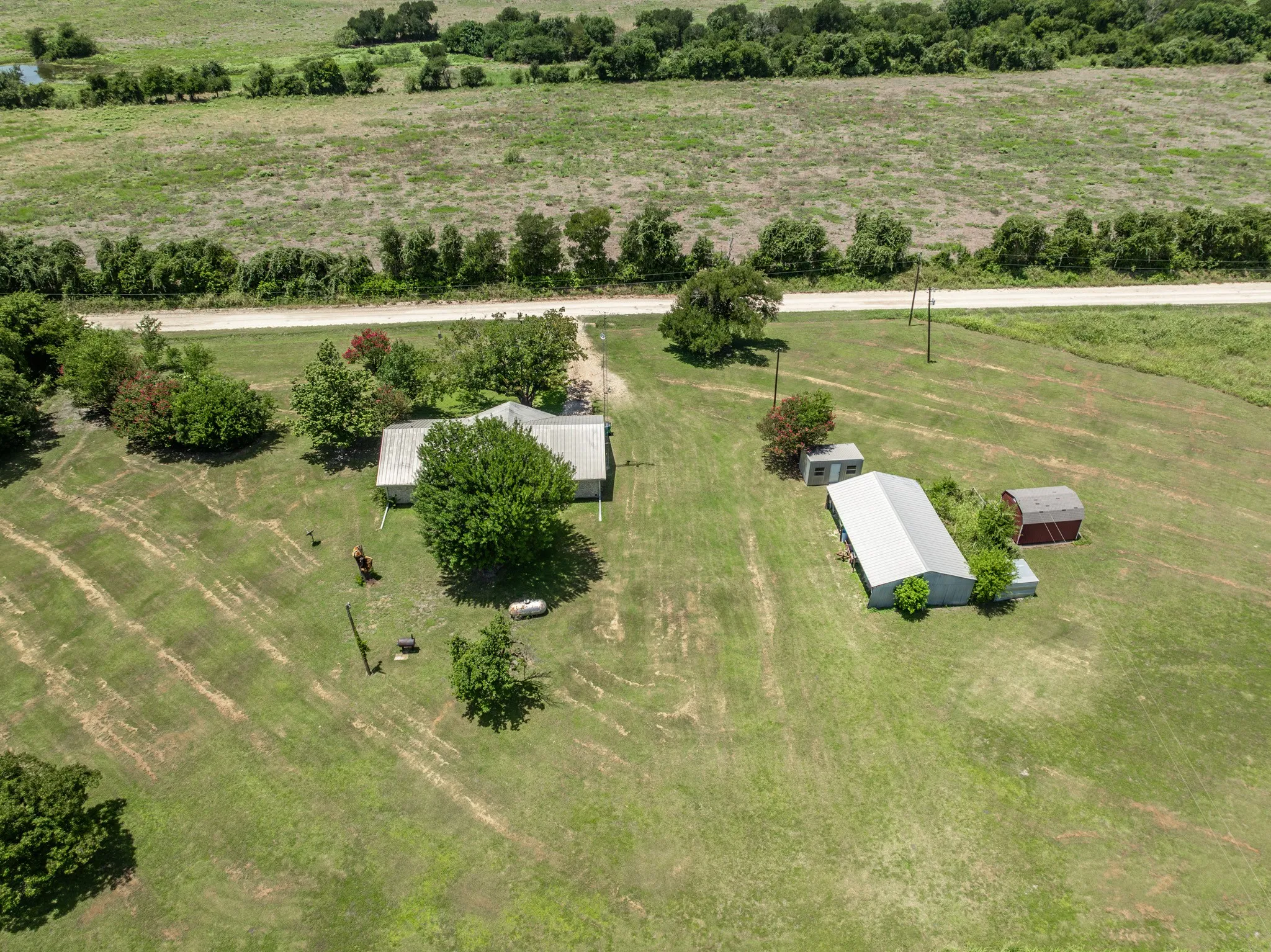 Single Family Residence For Sale in Falls County , 188 County Road 345, Rosebud, Texas 76570, 3 Bedroom, 2 Bathroom, 1 Garage spaces, 1,782 Sqft, built in 1977, Price $460,000, mls#21341289, Real Estate Agent in Rosebud, Homes For Sale in Falls county, Homes For Sale in Rosebud, Realtor in Rosebud Texas, Real Estate Brokerage Independent Realty Texas, Luminita Cordes Realtor