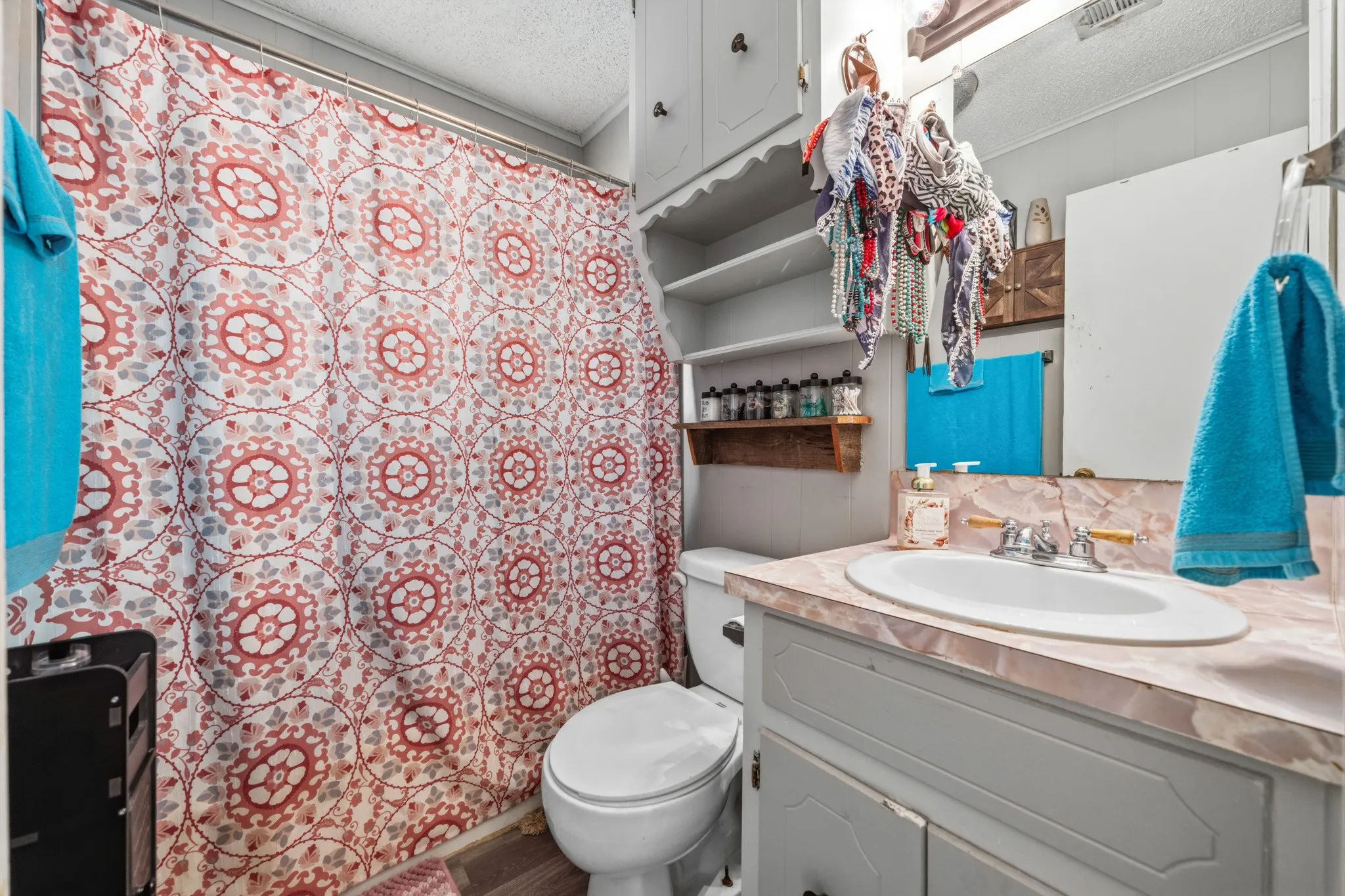 Single Family Residence For Sale in Falls County , 188 County Road 345, Rosebud, Texas 76570, 3 Bedroom, 2 Bathroom, 1 Garage spaces, 1,782 Sqft, built in 1977, Price $460,000, mls#21341289, Real Estate Agent in Rosebud, Homes For Sale in Falls county, Homes For Sale in Rosebud, Realtor in Rosebud Texas, Real Estate Brokerage Independent Realty Texas, Luminita Cordes Realtor
