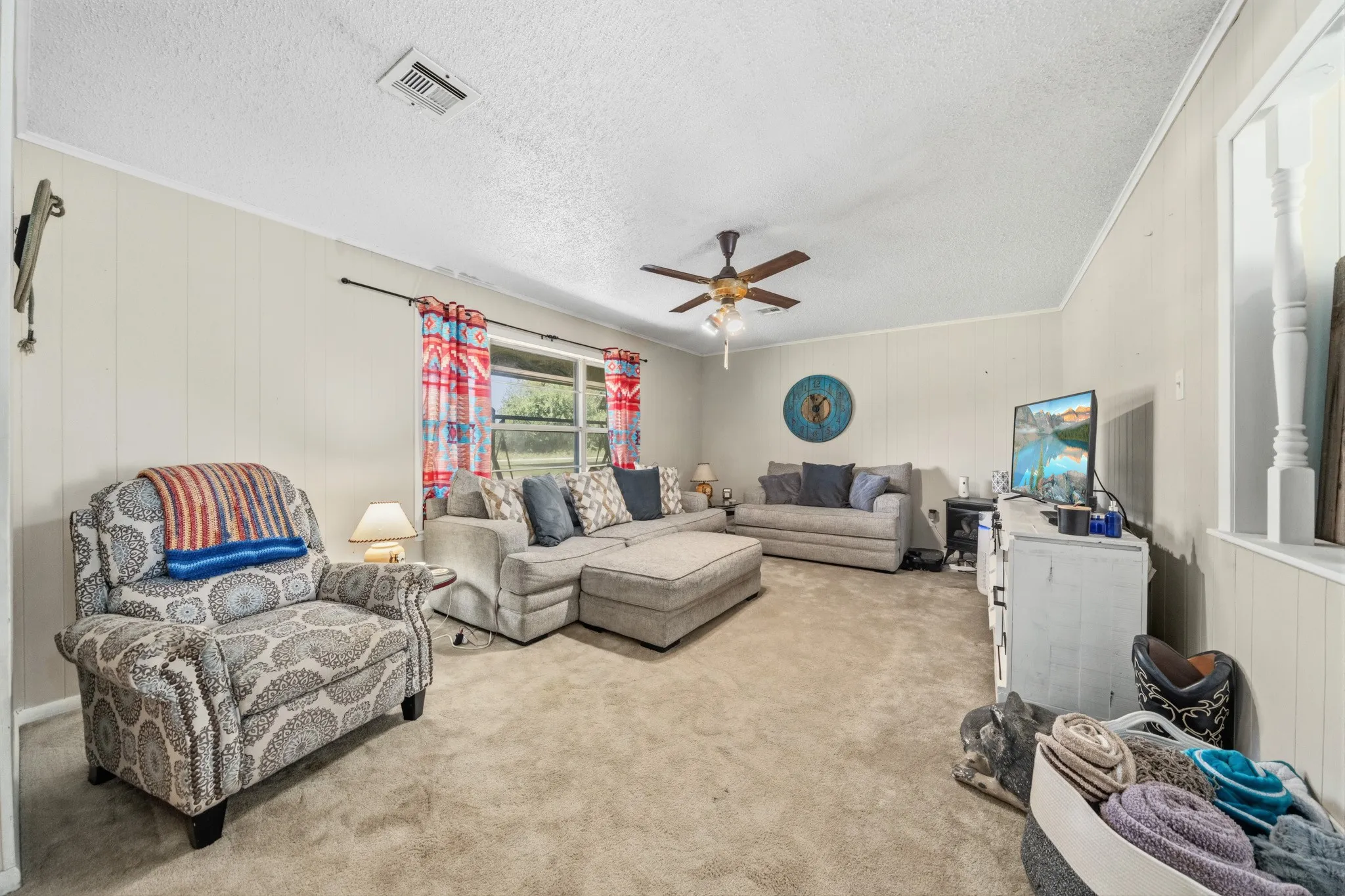 Single Family Residence For Sale in Falls County , 188 County Road 345, Rosebud, Texas 76570, 3 Bedroom, 2 Bathroom, 1 Garage spaces, 1,782 Sqft, built in 1977, Price $460,000, mls#21341289, Real Estate Agent in Rosebud, Homes For Sale in Falls county, Homes For Sale in Rosebud, Realtor in Rosebud Texas, Real Estate Brokerage Independent Realty Texas, Luminita Cordes Realtor