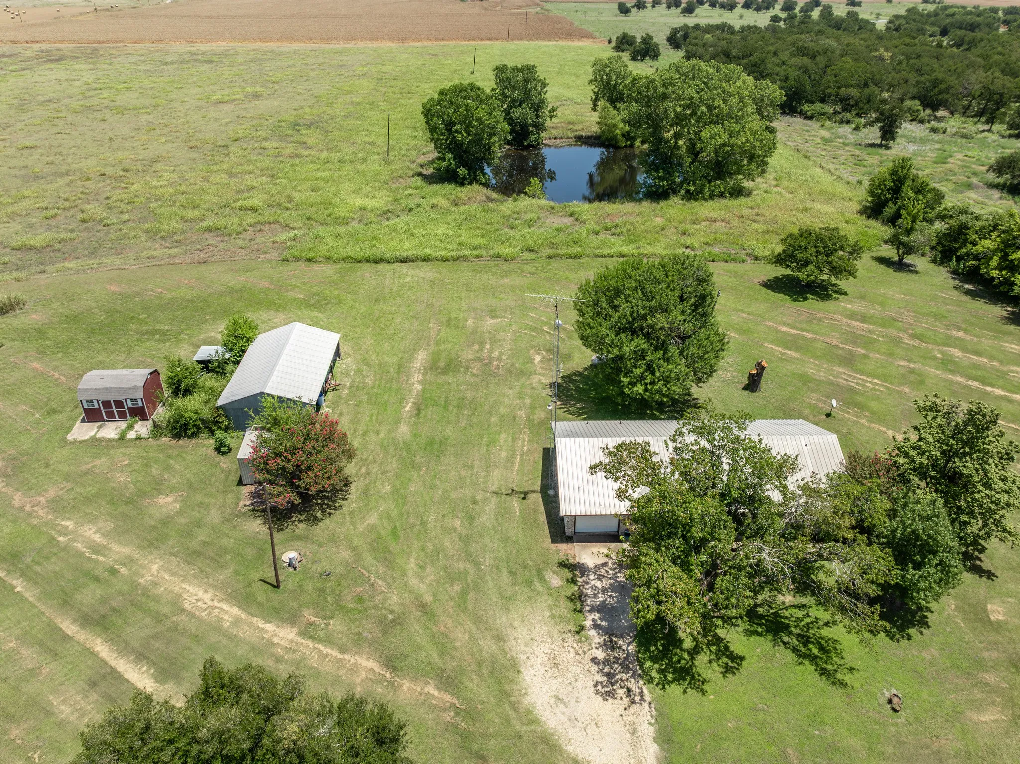 Single Family Residence For Sale in Falls County , 188 County Road 345, Rosebud, Texas 76570, 3 Bedroom, 2 Bathroom, 1 Garage spaces, 1,782 Sqft, built in 1977, Price $460,000, mls#21341289, Real Estate Agent in Rosebud, Homes For Sale in Falls county, Homes For Sale in Rosebud, Realtor in Rosebud Texas, Real Estate Brokerage Independent Realty Texas, Luminita Cordes Realtor