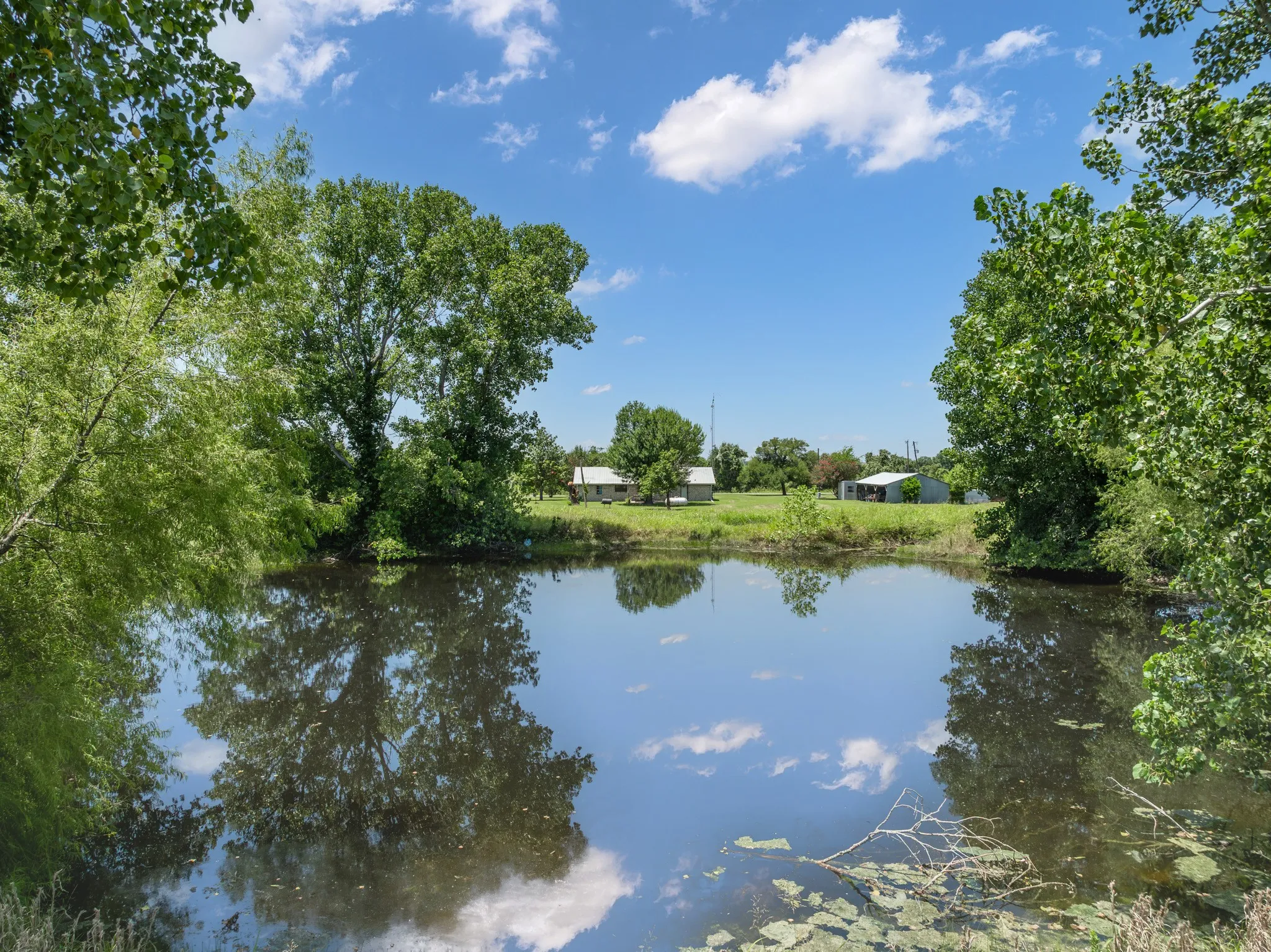 Single Family Residence For Sale in Falls County , 188 County Road 345, Rosebud, Texas 76570, 3 Bedroom, 2 Bathroom, 1 Garage spaces, 1,782 Sqft, built in 1977, Price $460,000, mls#21341289, Real Estate Agent in Rosebud, Homes For Sale in Falls county, Homes For Sale in Rosebud, Realtor in Rosebud Texas, Real Estate Brokerage Independent Realty Texas, Luminita Cordes Realtor