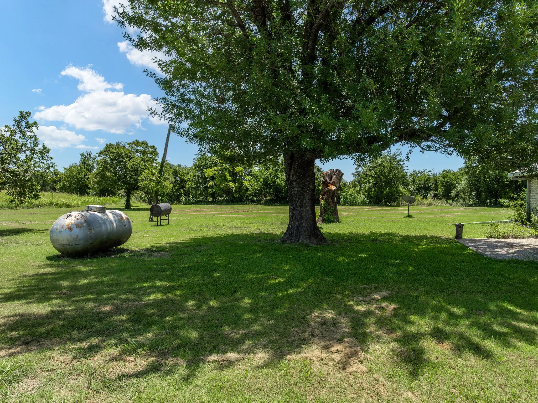 Single Family Residence For Sale in Falls County , 188 County Road 345, Rosebud, Texas 76570, 3 Bedroom, 2 Bathroom, 1 Garage spaces, 1,782 Sqft, built in 1977, Price $460,000, mls#21341289, Real Estate Agent in Rosebud, Homes For Sale in Falls county, Homes For Sale in Rosebud, Realtor in Rosebud Texas, Real Estate Brokerage Independent Realty Texas, Luminita Cordes Realtor