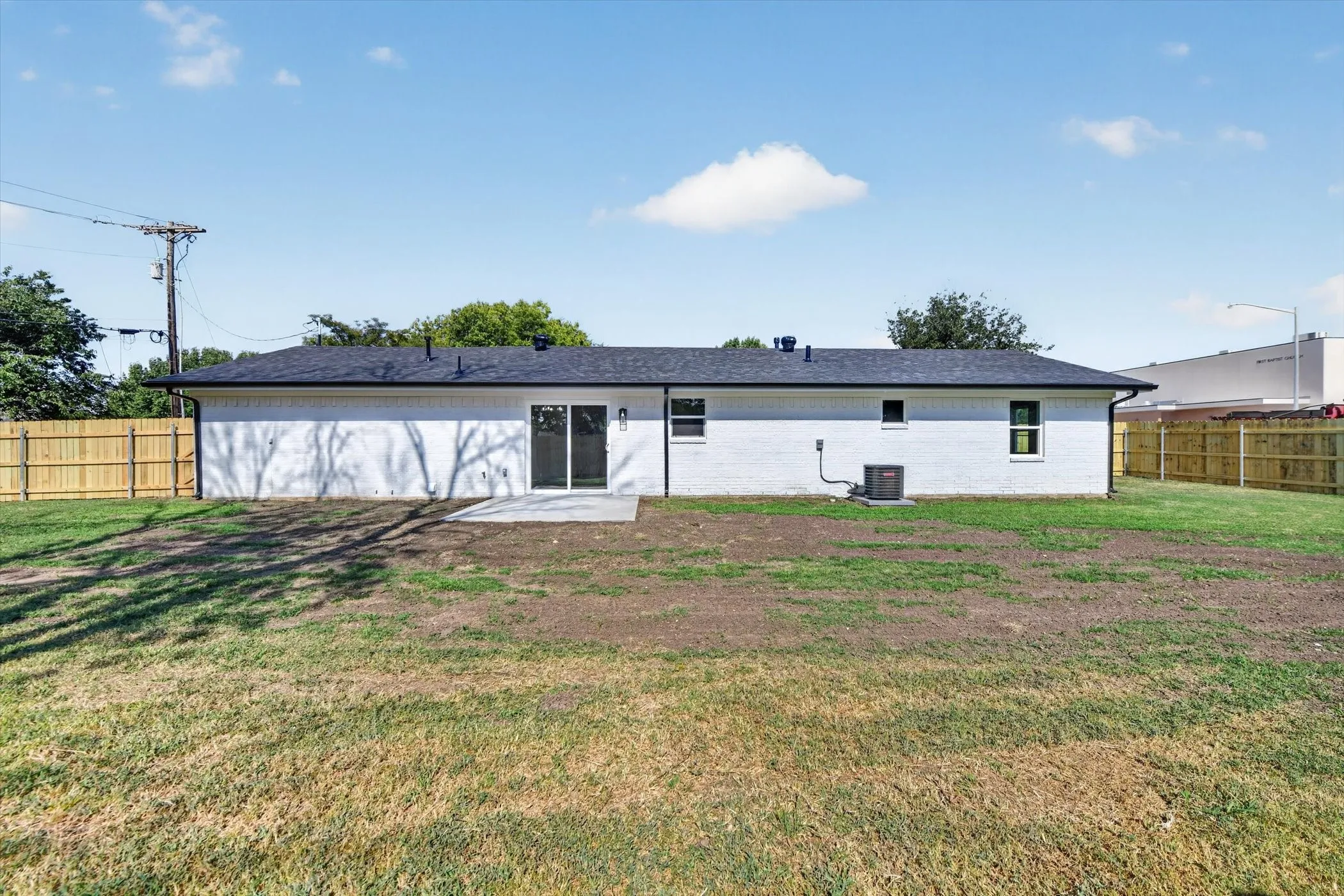Single Family Residence For Sale in Denton County , 900 S 3rd Street, Sanger, Texas 76266, 3 Bedroom, 2 Bathroom, 2 Garage spaces, 1,100 Sqft, built in 1984, mls#21341216, Real Estate Agent in Sanger, Homes For Sale in Denton county, Homes For Sale in Sanger, Realtor in Sanger Texas, Real Estate Brokerage Independent Realty Texas, Luminita Cordes Realtor