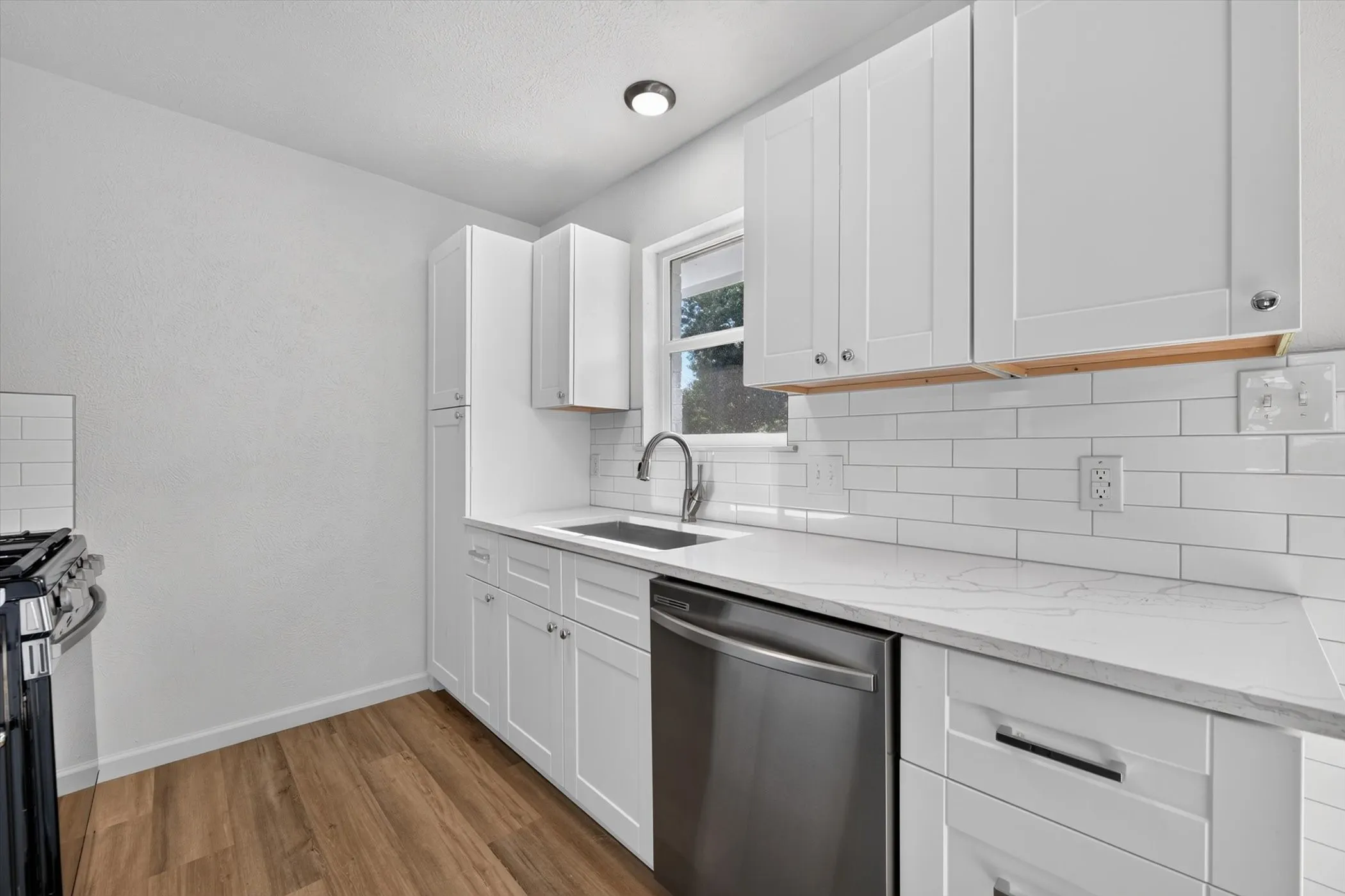 Single Family Residence For Sale in Denton County , 900 S 3rd Street, Sanger, Texas 76266, 3 Bedroom, 2 Bathroom, 2 Garage spaces, 1,100 Sqft, built in 1984, mls#21341216, Real Estate Agent in Sanger, Homes For Sale in Denton county, Homes For Sale in Sanger, Realtor in Sanger Texas, Real Estate Brokerage Independent Realty Texas, Luminita Cordes Realtor