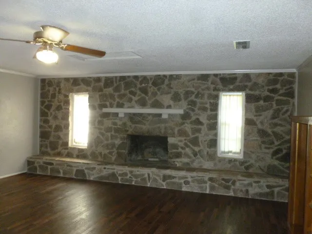 Single Family Residence For Sale in Hood County , 4315 Waples Road, Granbury, Texas 76049, 3 Bedroom, 2 Bathroom, 1 Garage spaces, 1,948 Sqft, built in 1972, mls#21333216, Real Estate Agent in Granbury, Homes For Sale in Hood county, Homes For Sale in Granbury, Realtor in Granbury Texas, Real Estate Brokerage Independent Realty Texas, Luminita Cordes Realtor