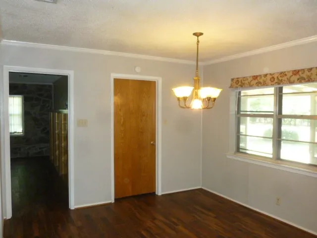 Single Family Residence For Sale in Hood County , 4315 Waples Road, Granbury, Texas 76049, 3 Bedroom, 2 Bathroom, 1 Garage spaces, 1,948 Sqft, built in 1972, mls#21333216, Real Estate Agent in Granbury, Homes For Sale in Hood county, Homes For Sale in Granbury, Realtor in Granbury Texas, Real Estate Brokerage Independent Realty Texas, Luminita Cordes Realtor