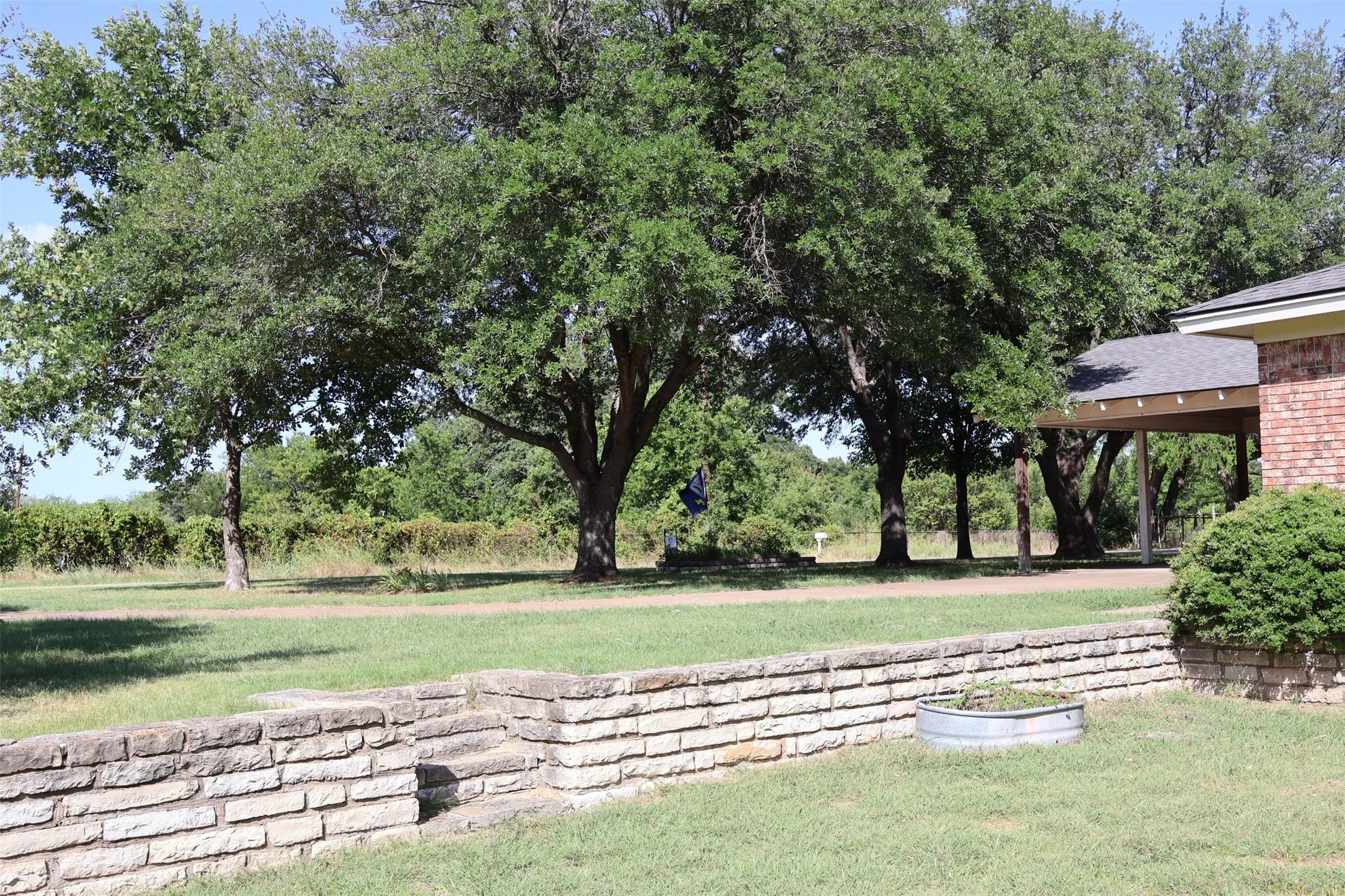 Single Family Residence For Sale in Hood County , 4315 Waples Road, Granbury, Texas 76049, 3 Bedroom, 2 Bathroom, 1 Garage spaces, 1,948 Sqft, built in 1972, mls#21333216, Real Estate Agent in Granbury, Homes For Sale in Hood county, Homes For Sale in Granbury, Realtor in Granbury Texas, Real Estate Brokerage Independent Realty Texas, Luminita Cordes Realtor