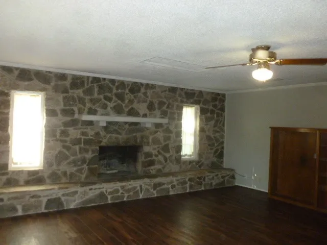 Single Family Residence For Sale in Hood County , 4315 Waples Road, Granbury, Texas 76049, 3 Bedroom, 2 Bathroom, 1 Garage spaces, 1,948 Sqft, built in 1972, mls#21333216, Real Estate Agent in Granbury, Homes For Sale in Hood county, Homes For Sale in Granbury, Realtor in Granbury Texas, Real Estate Brokerage Independent Realty Texas, Luminita Cordes Realtor