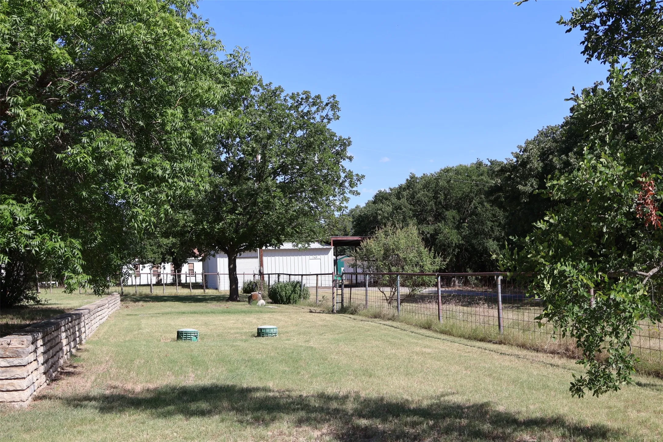 Single Family Residence For Sale in Hood County , 4315 Waples Road, Granbury, Texas 76049, 3 Bedroom, 2 Bathroom, 1 Garage spaces, 1,948 Sqft, built in 1972, mls#21333216, Real Estate Agent in Granbury, Homes For Sale in Hood county, Homes For Sale in Granbury, Realtor in Granbury Texas, Real Estate Brokerage Independent Realty Texas, Luminita Cordes Realtor