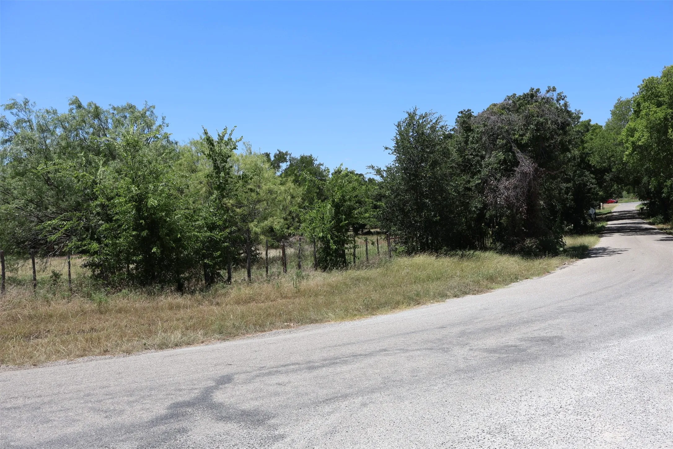 Single Family Residence For Sale in Hood County , 4315 Waples Road, Granbury, Texas 76049, 3 Bedroom, 2 Bathroom, 1 Garage spaces, 1,948 Sqft, built in 1972, mls#21333216, Real Estate Agent in Granbury, Homes For Sale in Hood county, Homes For Sale in Granbury, Realtor in Granbury Texas, Real Estate Brokerage Independent Realty Texas, Luminita Cordes Realtor