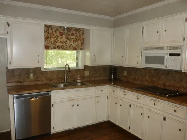 Single Family Residence For Sale in Hood County , 4315 Waples Road, Granbury, Texas 76049, 3 Bedroom, 2 Bathroom, 1 Garage spaces, 1,948 Sqft, built in 1972, mls#21333216, Real Estate Agent in Granbury, Homes For Sale in Hood county, Homes For Sale in Granbury, Realtor in Granbury Texas, Real Estate Brokerage Independent Realty Texas, Luminita Cordes Realtor