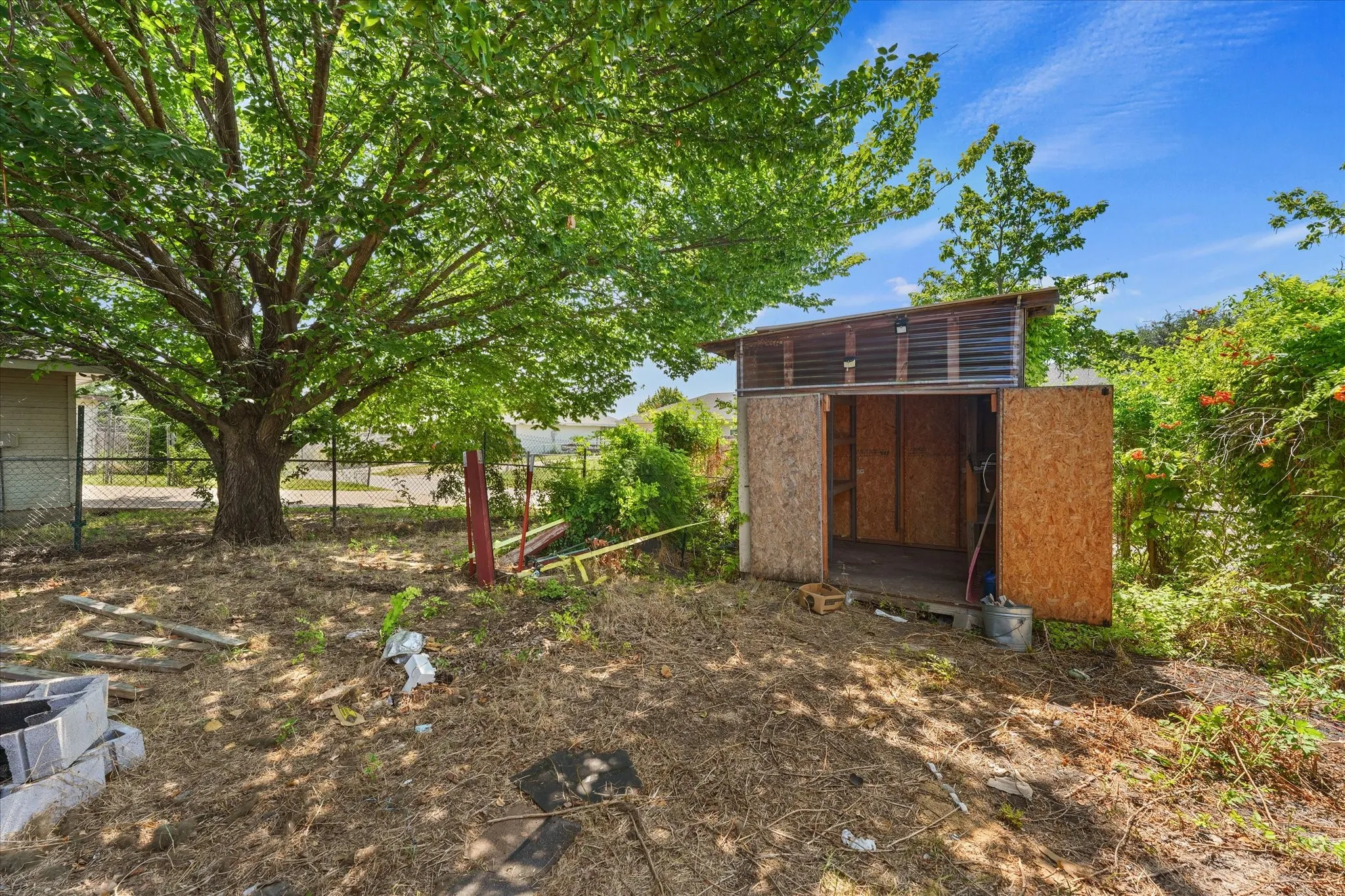 Single Family Residence For Sale in Dallas County , 1220 Brittany Way, Seagoville, Texas 75159, 3 Bedroom, 2 Bathroom, Garage spaces, 1,215 Sqft, built in 1998, mls#21337676, Real Estate Agent in Seagoville, Homes For Sale in Dallas county, Homes For Sale in Seagoville, Realtor in Seagoville Texas, Real Estate Brokerage Independent Realty Texas, Luminita Cordes Realtor