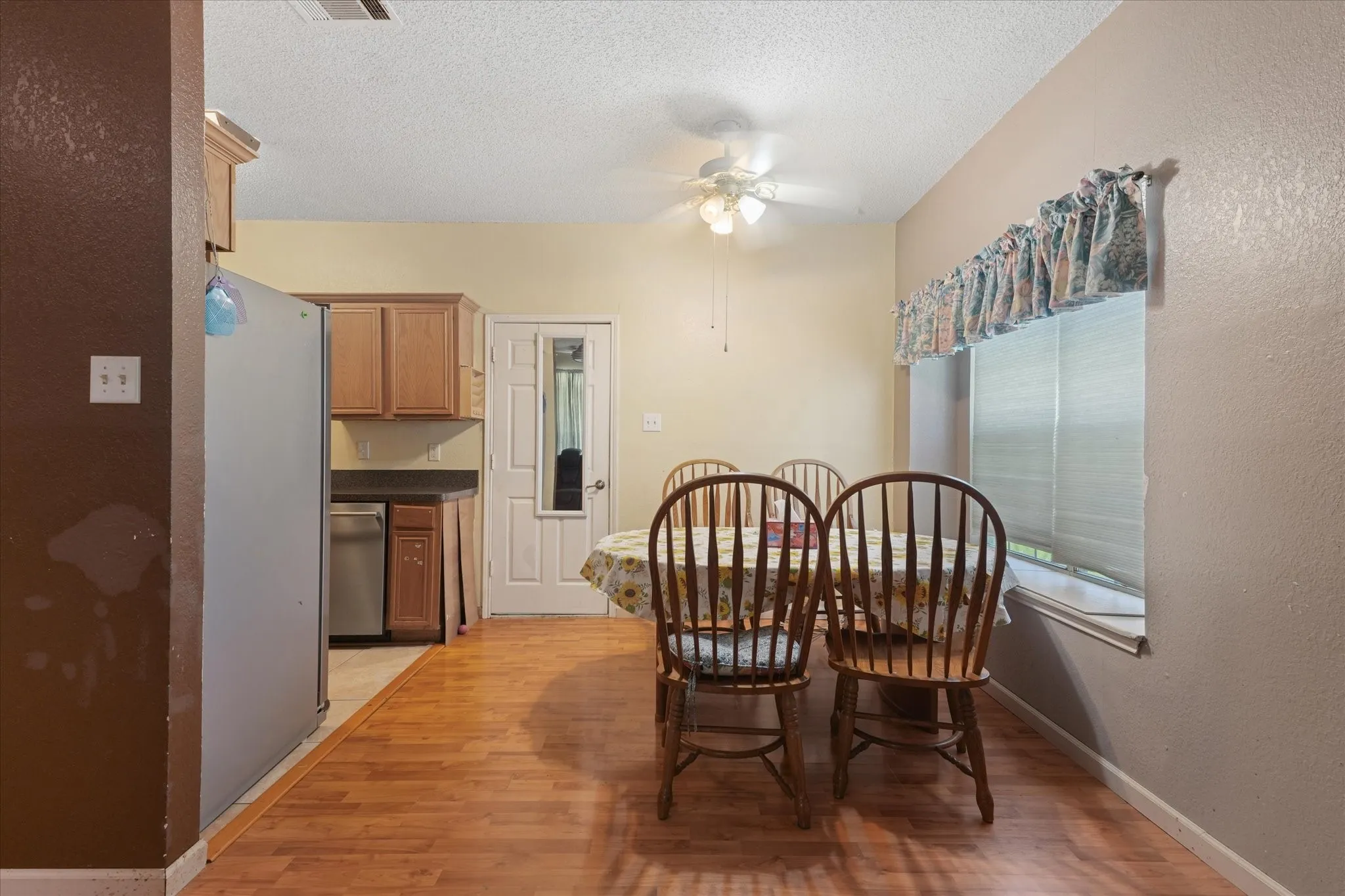 Single Family Residence For Sale in Dallas County , 1220 Brittany Way, Seagoville, Texas 75159, 3 Bedroom, 2 Bathroom, Garage spaces, 1,215 Sqft, built in 1998, mls#21337676, Real Estate Agent in Seagoville, Homes For Sale in Dallas county, Homes For Sale in Seagoville, Realtor in Seagoville Texas, Real Estate Brokerage Independent Realty Texas, Luminita Cordes Realtor