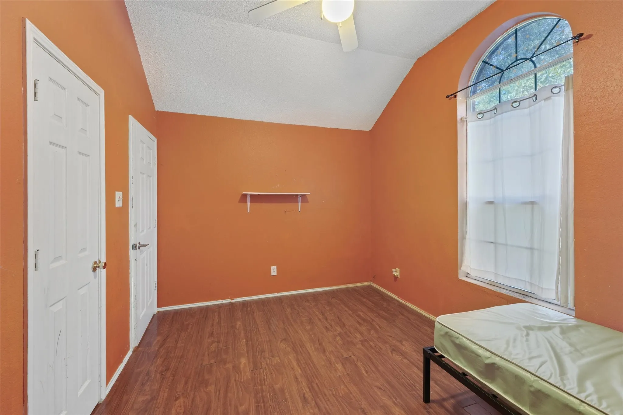 Single Family Residence For Sale in Dallas County , 1220 Brittany Way, Seagoville, Texas 75159, 3 Bedroom, 2 Bathroom, Garage spaces, 1,215 Sqft, built in 1998, mls#21337676, Real Estate Agent in Seagoville, Homes For Sale in Dallas county, Homes For Sale in Seagoville, Realtor in Seagoville Texas, Real Estate Brokerage Independent Realty Texas, Luminita Cordes Realtor