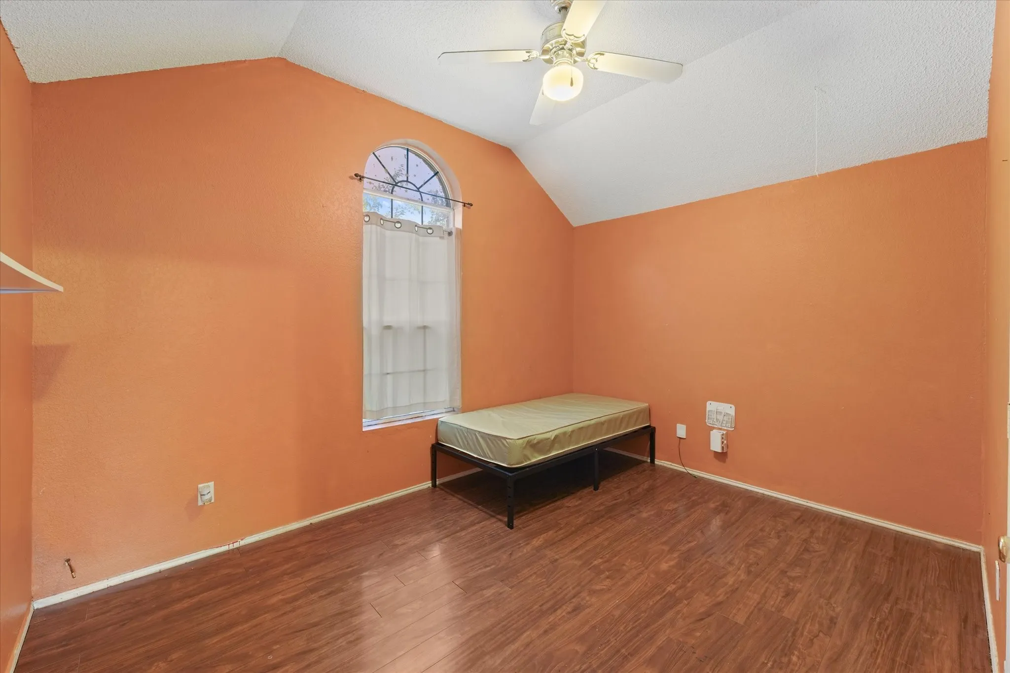 Single Family Residence For Sale in Dallas County , 1220 Brittany Way, Seagoville, Texas 75159, 3 Bedroom, 2 Bathroom, Garage spaces, 1,215 Sqft, built in 1998, mls#21337676, Real Estate Agent in Seagoville, Homes For Sale in Dallas county, Homes For Sale in Seagoville, Realtor in Seagoville Texas, Real Estate Brokerage Independent Realty Texas, Luminita Cordes Realtor