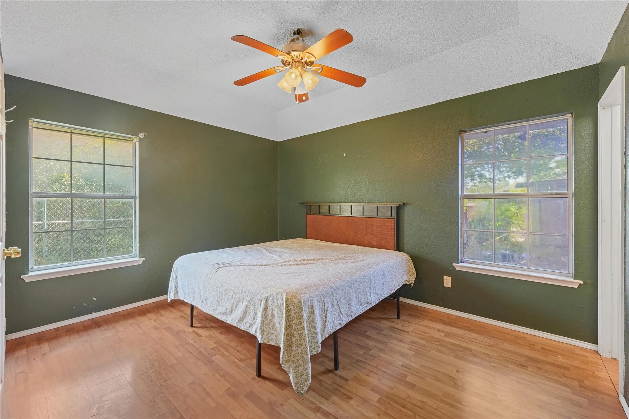 Single Family Residence For Sale in Dallas County , 1220 Brittany Way, Seagoville, Texas 75159, 3 Bedroom, 2 Bathroom, Garage spaces, 1,215 Sqft, built in 1998, mls#21337676, Real Estate Agent in Seagoville, Homes For Sale in Dallas county, Homes For Sale in Seagoville, Realtor in Seagoville Texas, Real Estate Brokerage Independent Realty Texas, Luminita Cordes Realtor