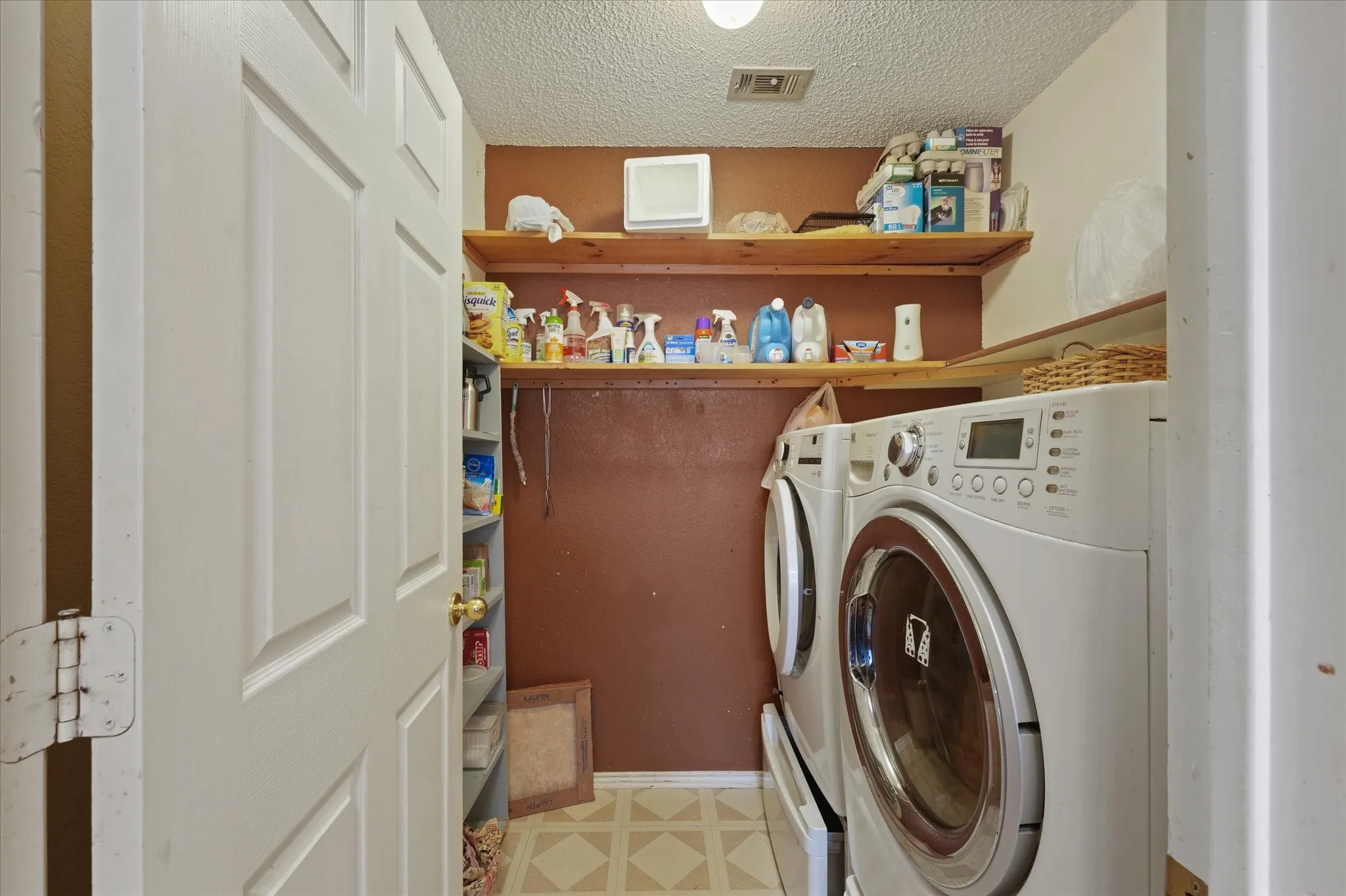 Single Family Residence For Sale in Dallas County , 1220 Brittany Way, Seagoville, Texas 75159, 3 Bedroom, 2 Bathroom, Garage spaces, 1,215 Sqft, built in 1998, mls#21337676, Real Estate Agent in Seagoville, Homes For Sale in Dallas county, Homes For Sale in Seagoville, Realtor in Seagoville Texas, Real Estate Brokerage Independent Realty Texas, Luminita Cordes Realtor