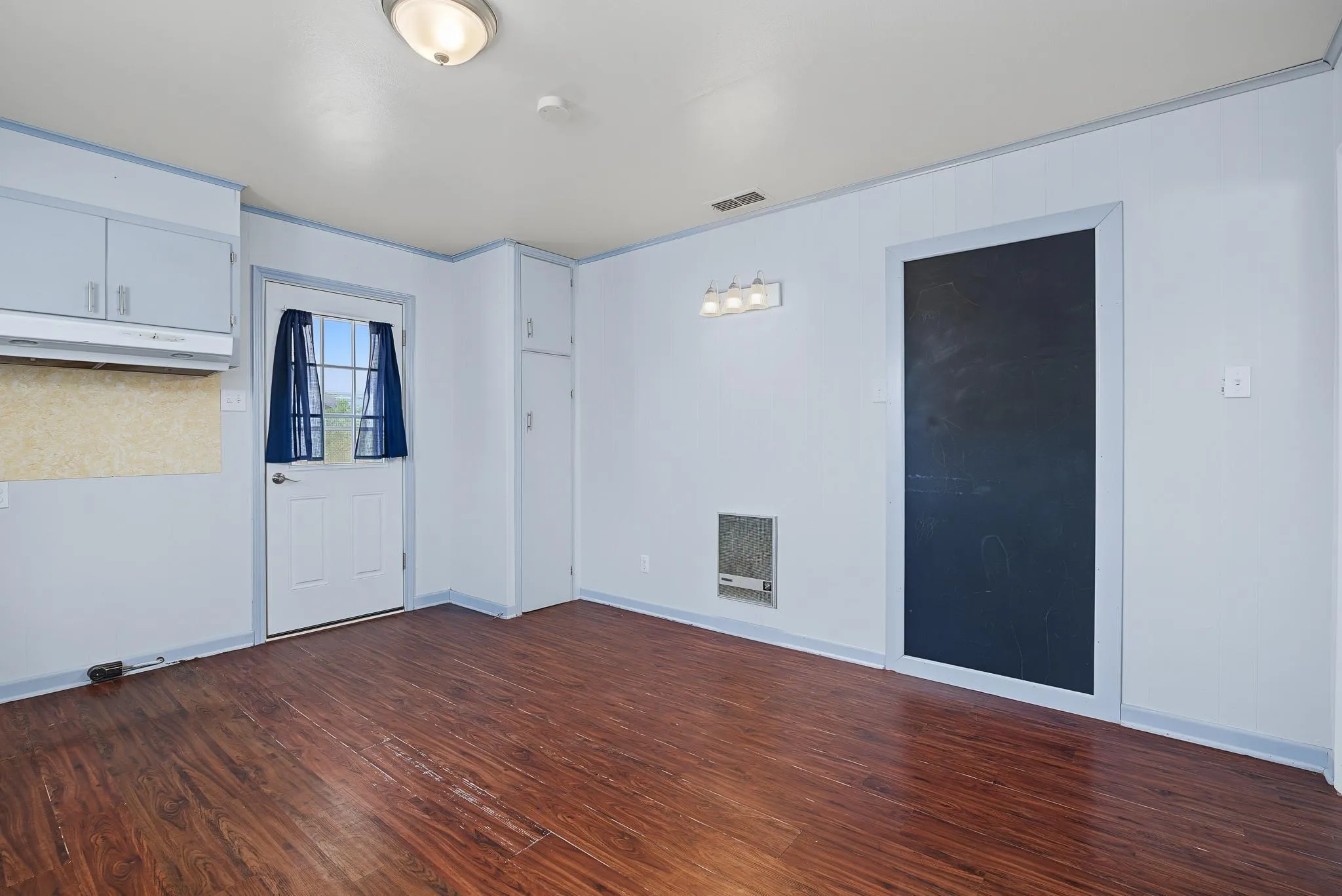 Single Family Residence For Sale in Fisher County , 611 N Richard Avenue, Rotan, Texas 79546, 2 Bedroom, 2 Bathroom, 1 Garage spaces, 1,336 Sqft, built in 1950, mls#21341283, Real Estate Agent in Rotan, Homes For Sale in Fisher county, Homes For Sale in Rotan, Realtor in Rotan Texas, Real Estate Brokerage Independent Realty Texas, Luminita Cordes Realtor