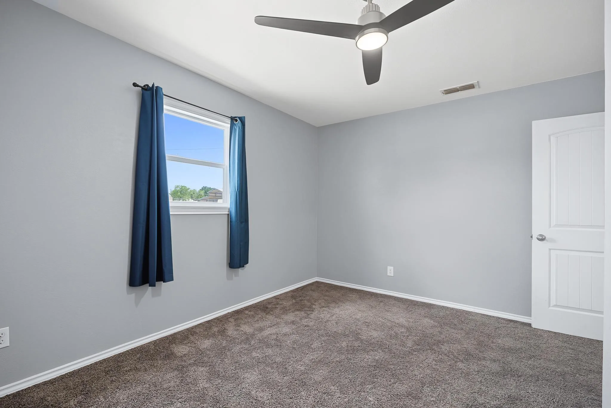 Single Family Residence For Sale in Fisher County , 611 N Richard Avenue, Rotan, Texas 79546, 2 Bedroom, 2 Bathroom, 1 Garage spaces, 1,336 Sqft, built in 1950, mls#21341283, Real Estate Agent in Rotan, Homes For Sale in Fisher county, Homes For Sale in Rotan, Realtor in Rotan Texas, Real Estate Brokerage Independent Realty Texas, Luminita Cordes Realtor
