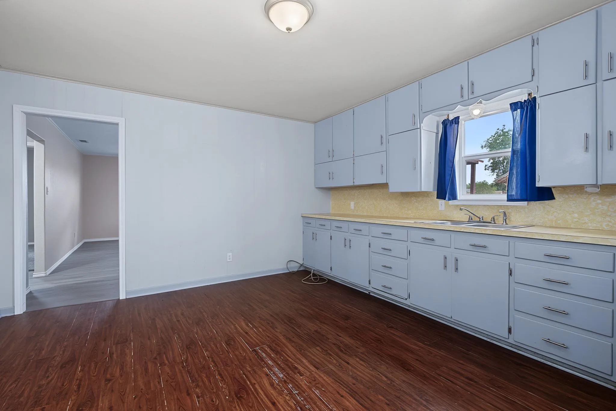 Single Family Residence For Sale in Fisher County , 611 N Richard Avenue, Rotan, Texas 79546, 2 Bedroom, 2 Bathroom, 1 Garage spaces, 1,336 Sqft, built in 1950, mls#21341283, Real Estate Agent in Rotan, Homes For Sale in Fisher county, Homes For Sale in Rotan, Realtor in Rotan Texas, Real Estate Brokerage Independent Realty Texas, Luminita Cordes Realtor