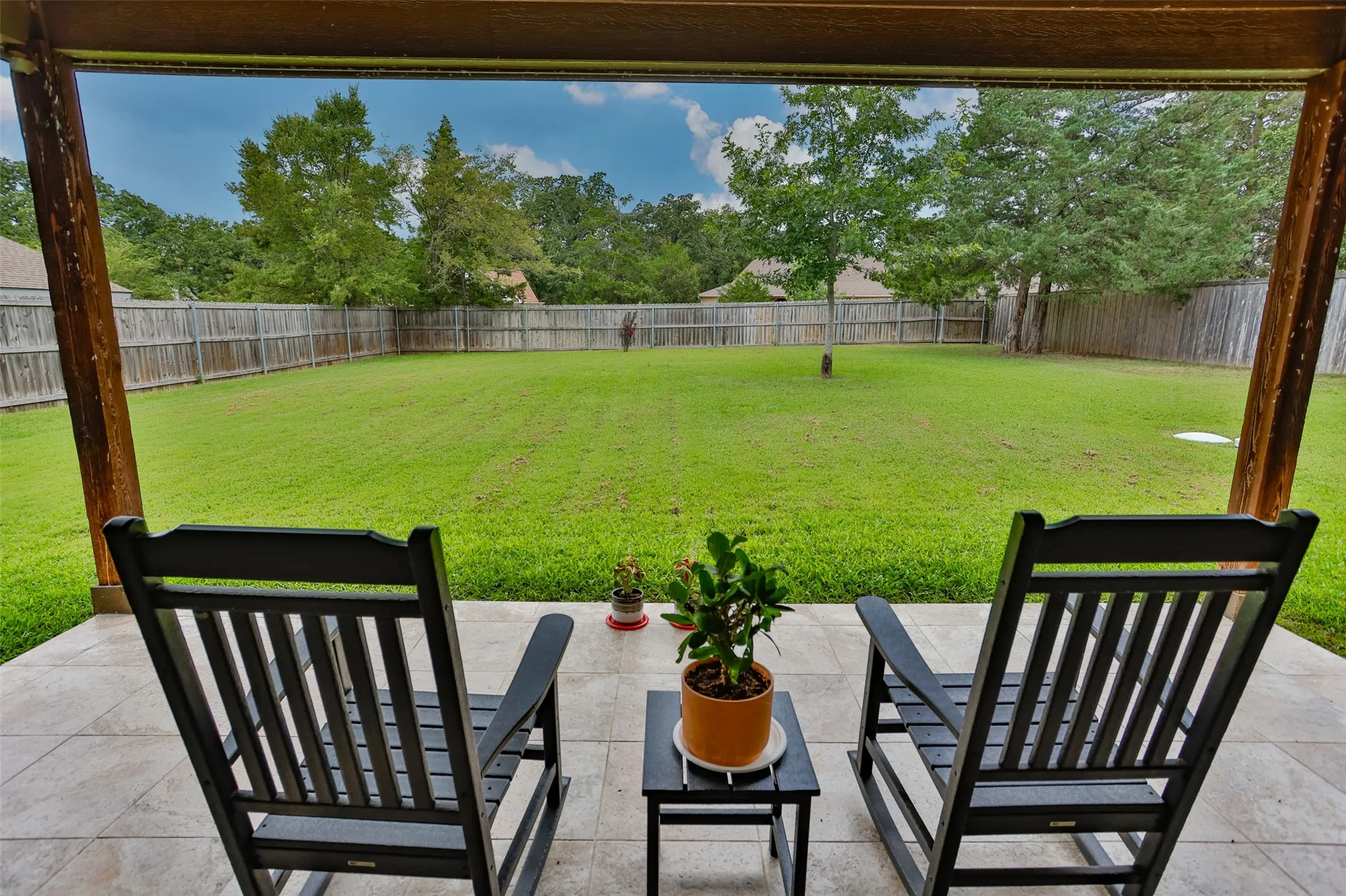 Single Family Residence For Sale in Cooke County , 110 E Iriquois Drive, Lake Kiowa, Texas 76240, 4 Bedroom, 2 Bathroom, 2 Garage spaces, 2,163 Sqft, built in 2019, mls#21339193, Real Estate Agent in Lake Kiowa, Homes For Sale in Cooke county, Homes For Sale in Lake Kiowa, Realtor in Lake Kiowa Texas, Real Estate Brokerage Independent Realty Texas, Luminita Cordes Realtor