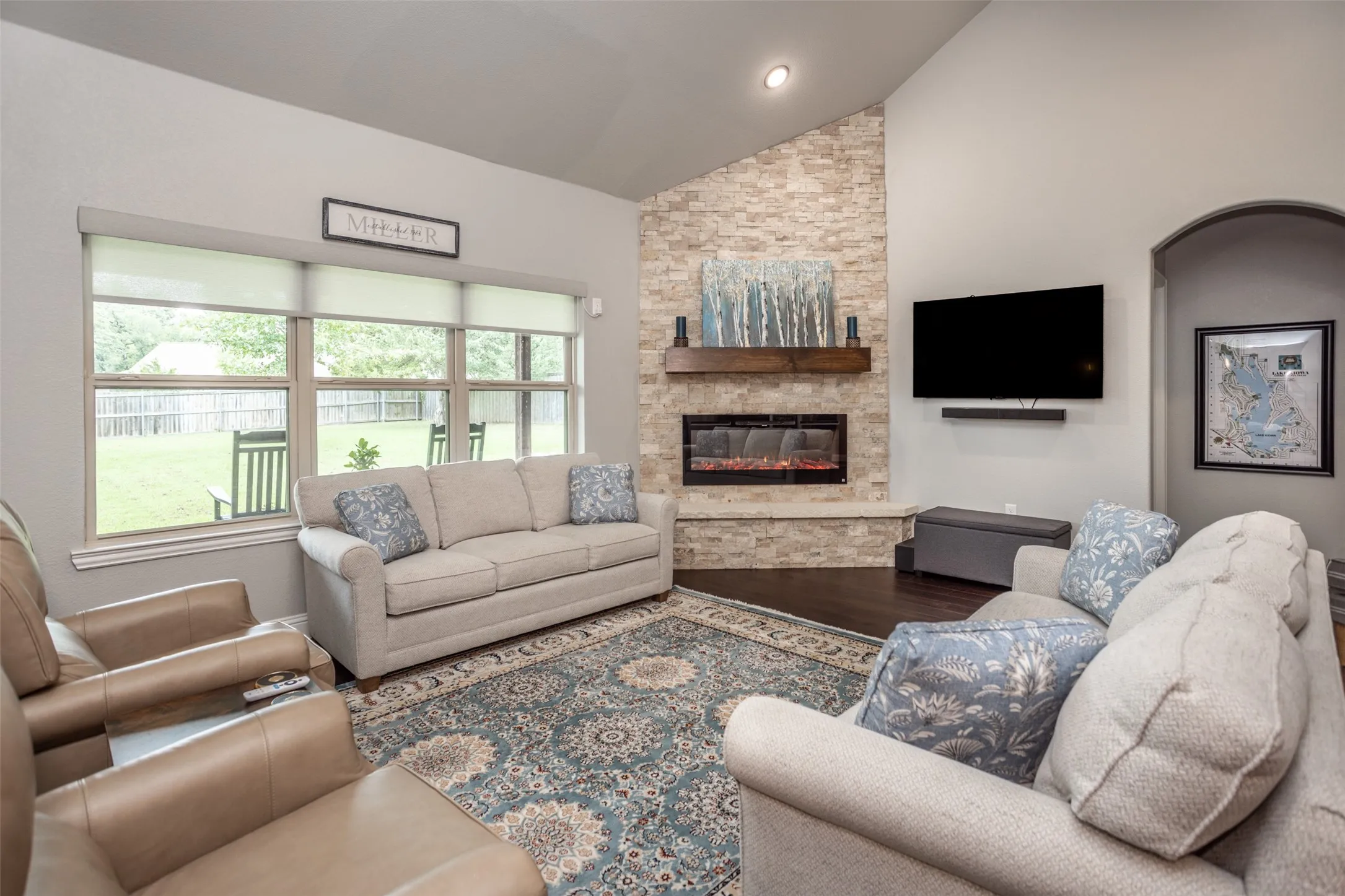 Single Family Residence For Sale in Cooke County , 110 E Iriquois Drive, Lake Kiowa, Texas 76240, 4 Bedroom, 2 Bathroom, 2 Garage spaces, 2,163 Sqft, built in 2019, mls#21339193, Real Estate Agent in Lake Kiowa, Homes For Sale in Cooke county, Homes For Sale in Lake Kiowa, Realtor in Lake Kiowa Texas, Real Estate Brokerage Independent Realty Texas, Luminita Cordes Realtor