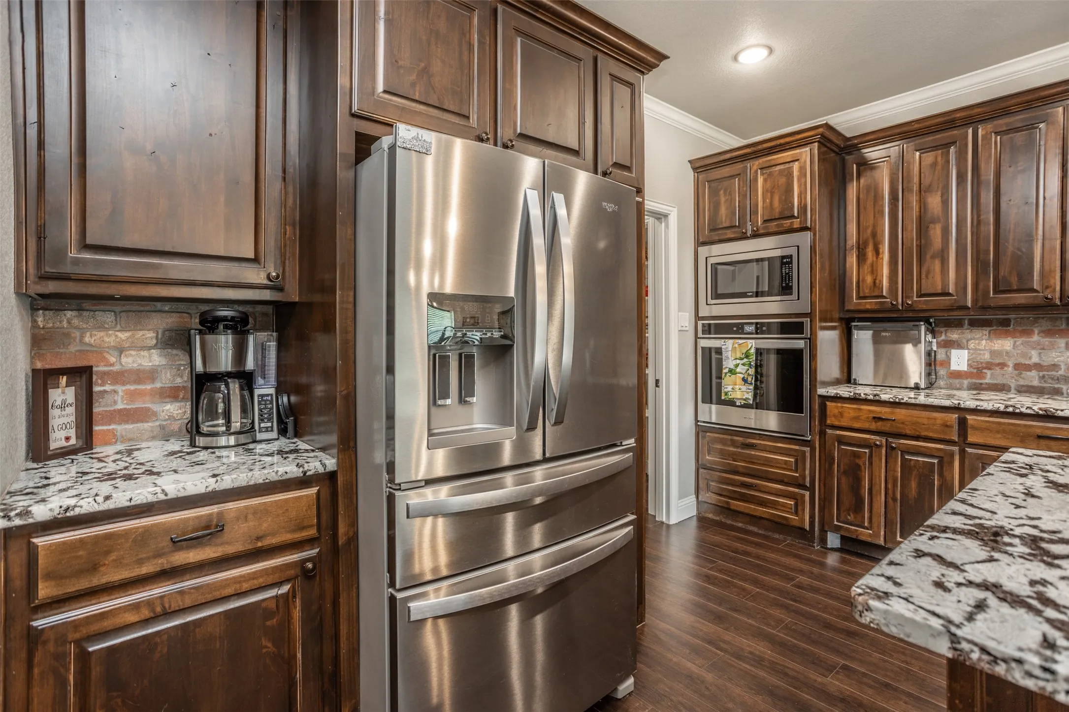 Single Family Residence For Sale in Cooke County , 110 E Iriquois Drive, Lake Kiowa, Texas 76240, 4 Bedroom, 2 Bathroom, 2 Garage spaces, 2,163 Sqft, built in 2019, mls#21339193, Real Estate Agent in Lake Kiowa, Homes For Sale in Cooke county, Homes For Sale in Lake Kiowa, Realtor in Lake Kiowa Texas, Real Estate Brokerage Independent Realty Texas, Luminita Cordes Realtor