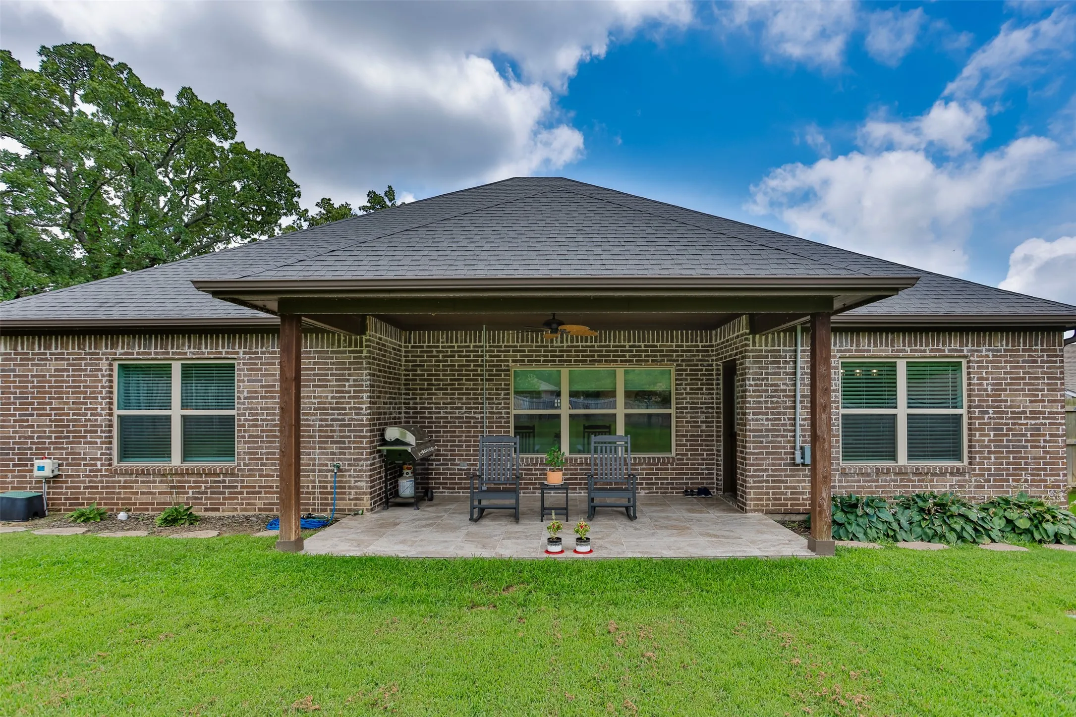 Single Family Residence For Sale in Cooke County , 110 E Iriquois Drive, Lake Kiowa, Texas 76240, 4 Bedroom, 2 Bathroom, 2 Garage spaces, 2,163 Sqft, built in 2019, mls#21339193, Real Estate Agent in Lake Kiowa, Homes For Sale in Cooke county, Homes For Sale in Lake Kiowa, Realtor in Lake Kiowa Texas, Real Estate Brokerage Independent Realty Texas, Luminita Cordes Realtor