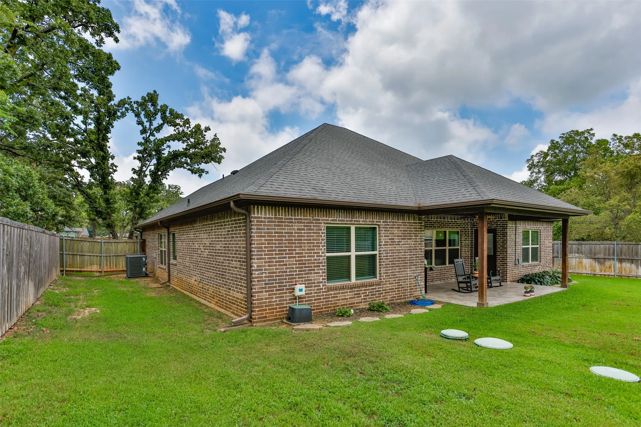Single Family Residence For Sale in Cooke County , 110 E Iriquois Drive, Lake Kiowa, Texas 76240, 4 Bedroom, 2 Bathroom, 2 Garage spaces, 2,163 Sqft, built in 2019, mls#21339193, Real Estate Agent in Lake Kiowa, Homes For Sale in Cooke county, Homes For Sale in Lake Kiowa, Realtor in Lake Kiowa Texas, Real Estate Brokerage Independent Realty Texas, Luminita Cordes Realtor