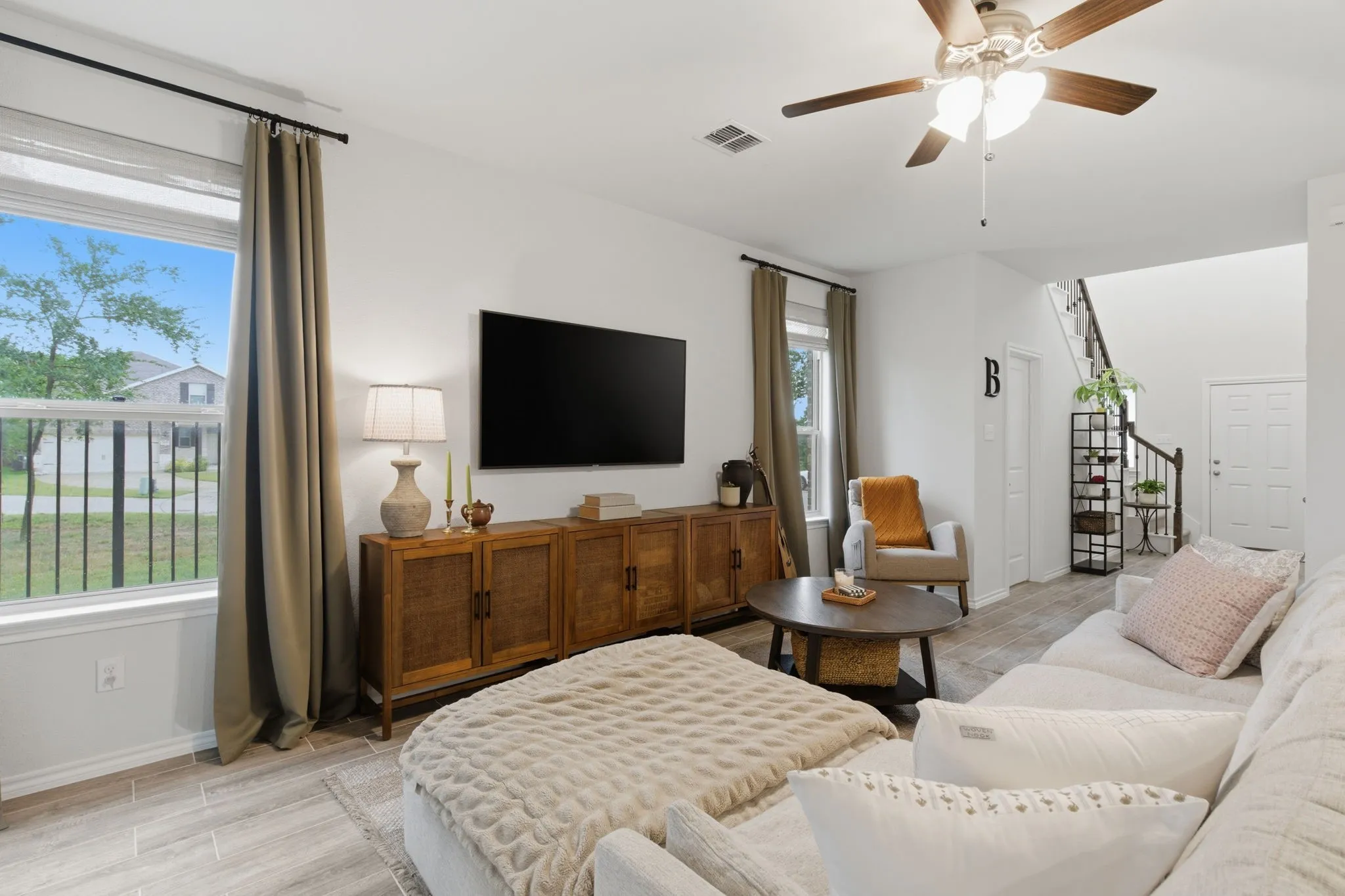 Single Family Residence For Rent in Denton County , 1017 King Street, Aubrey, Texas 76227, 3 Bedroom, 3 Bathroom, 2 Garage spaces, 2,120 Sqft, built in 2023, mls#21341313, Real Estate Agent in Aubrey, Homes For Rent in Denton county, Homes For Rent in Aubrey, Realtor in Aubrey Texas, Real Estate Brokerage Independent Realty Texas, Luminita Cordes Realtor