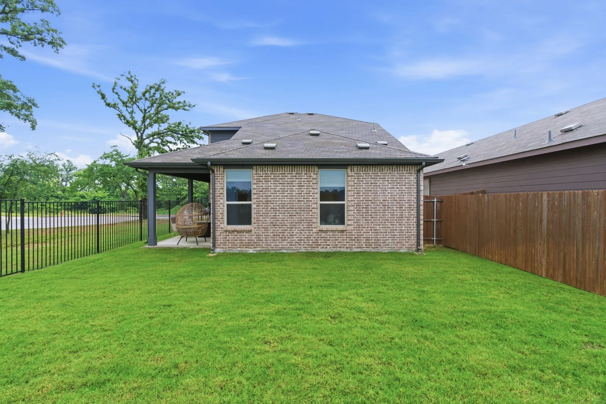 Single Family Residence For Rent in Denton County , 1017 King Street, Aubrey, Texas 76227, 3 Bedroom, 3 Bathroom, 2 Garage spaces, 2,120 Sqft, built in 2023, mls#21341313, Real Estate Agent in Aubrey, Homes For Rent in Denton county, Homes For Rent in Aubrey, Realtor in Aubrey Texas, Real Estate Brokerage Independent Realty Texas, Luminita Cordes Realtor
