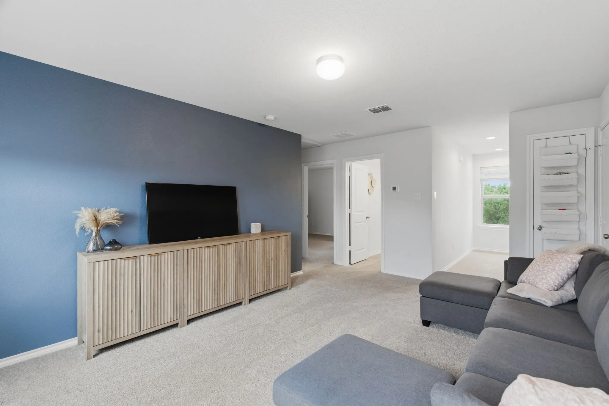 Single Family Residence For Rent in Denton County , 1017 King Street, Aubrey, Texas 76227, 3 Bedroom, 3 Bathroom, 2 Garage spaces, 2,120 Sqft, built in 2023, mls#21341313, Real Estate Agent in Aubrey, Homes For Rent in Denton county, Homes For Rent in Aubrey, Realtor in Aubrey Texas, Real Estate Brokerage Independent Realty Texas, Luminita Cordes Realtor