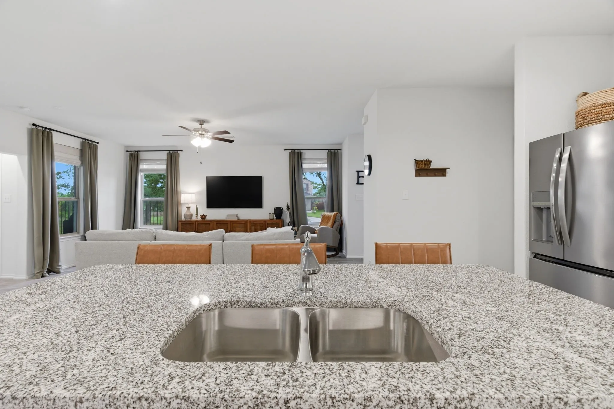 Single Family Residence For Rent in Denton County , 1017 King Street, Aubrey, Texas 76227, 3 Bedroom, 3 Bathroom, 2 Garage spaces, 2,120 Sqft, built in 2023, mls#21341313, Real Estate Agent in Aubrey, Homes For Rent in Denton county, Homes For Rent in Aubrey, Realtor in Aubrey Texas, Real Estate Brokerage Independent Realty Texas, Luminita Cordes Realtor