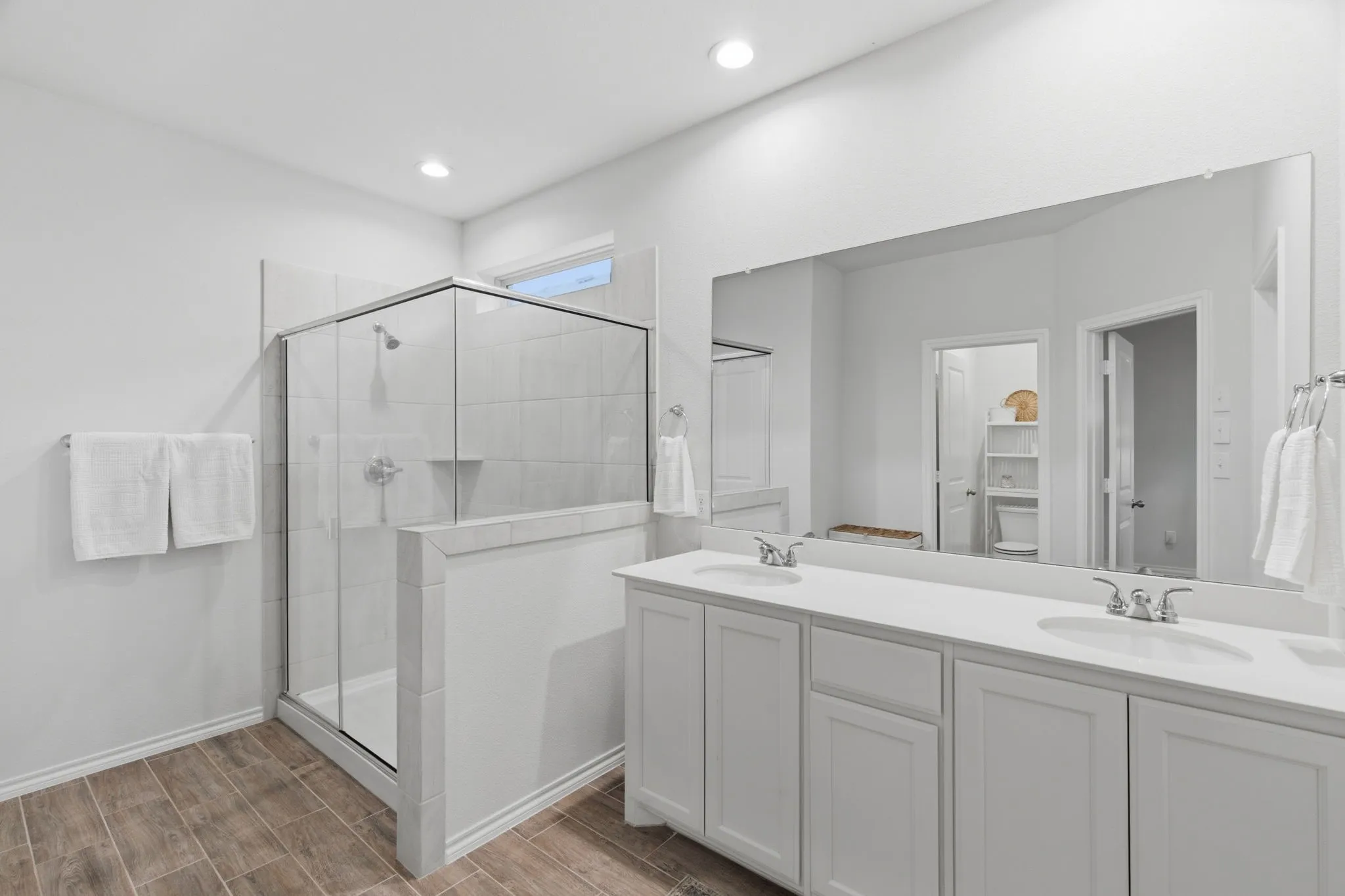 Single Family Residence For Rent in Denton County , 1017 King Street, Aubrey, Texas 76227, 3 Bedroom, 3 Bathroom, 2 Garage spaces, 2,120 Sqft, built in 2023, mls#21341313, Real Estate Agent in Aubrey, Homes For Rent in Denton county, Homes For Rent in Aubrey, Realtor in Aubrey Texas, Real Estate Brokerage Independent Realty Texas, Luminita Cordes Realtor