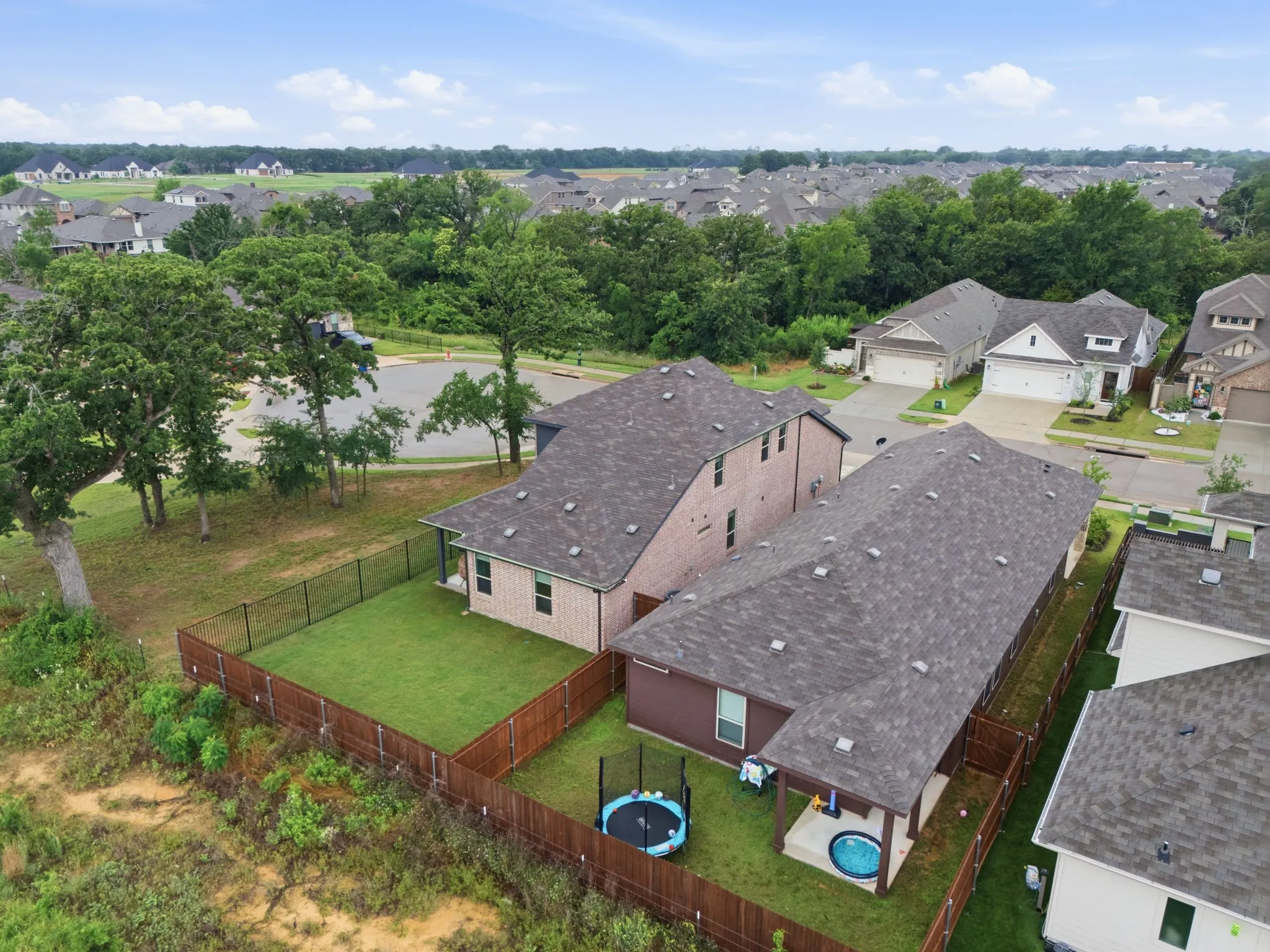 Single Family Residence For Rent in Denton County , 1017 King Street, Aubrey, Texas 76227, 3 Bedroom, 3 Bathroom, 2 Garage spaces, 2,120 Sqft, built in 2023, mls#21341313, Real Estate Agent in Aubrey, Homes For Rent in Denton county, Homes For Rent in Aubrey, Realtor in Aubrey Texas, Real Estate Brokerage Independent Realty Texas, Luminita Cordes Realtor