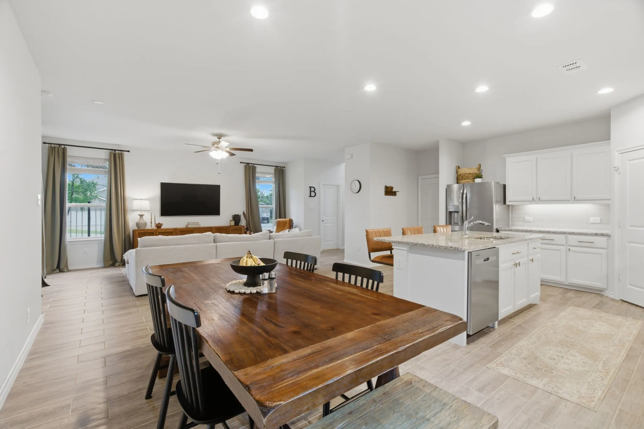 Single Family Residence For Rent in Denton County , 1017 King Street, Aubrey, Texas 76227, 3 Bedroom, 3 Bathroom, 2 Garage spaces, 2,120 Sqft, built in 2023, mls#21341313, Real Estate Agent in Aubrey, Homes For Rent in Denton county, Homes For Rent in Aubrey, Realtor in Aubrey Texas, Real Estate Brokerage Independent Realty Texas, Luminita Cordes Realtor