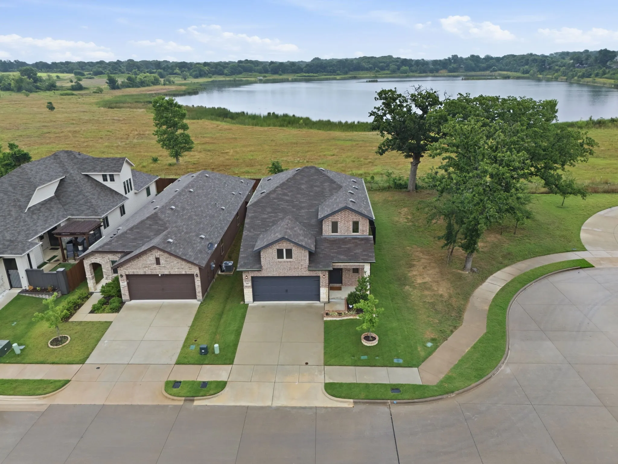 Single Family Residence For Rent in Denton County , 1017 King Street, Aubrey, Texas 76227, 3 Bedroom, 3 Bathroom, 2 Garage spaces, 2,120 Sqft, built in 2023, mls#21341313, Real Estate Agent in Aubrey, Homes For Rent in Denton county, Homes For Rent in Aubrey, Realtor in Aubrey Texas, Real Estate Brokerage Independent Realty Texas, Luminita Cordes Realtor